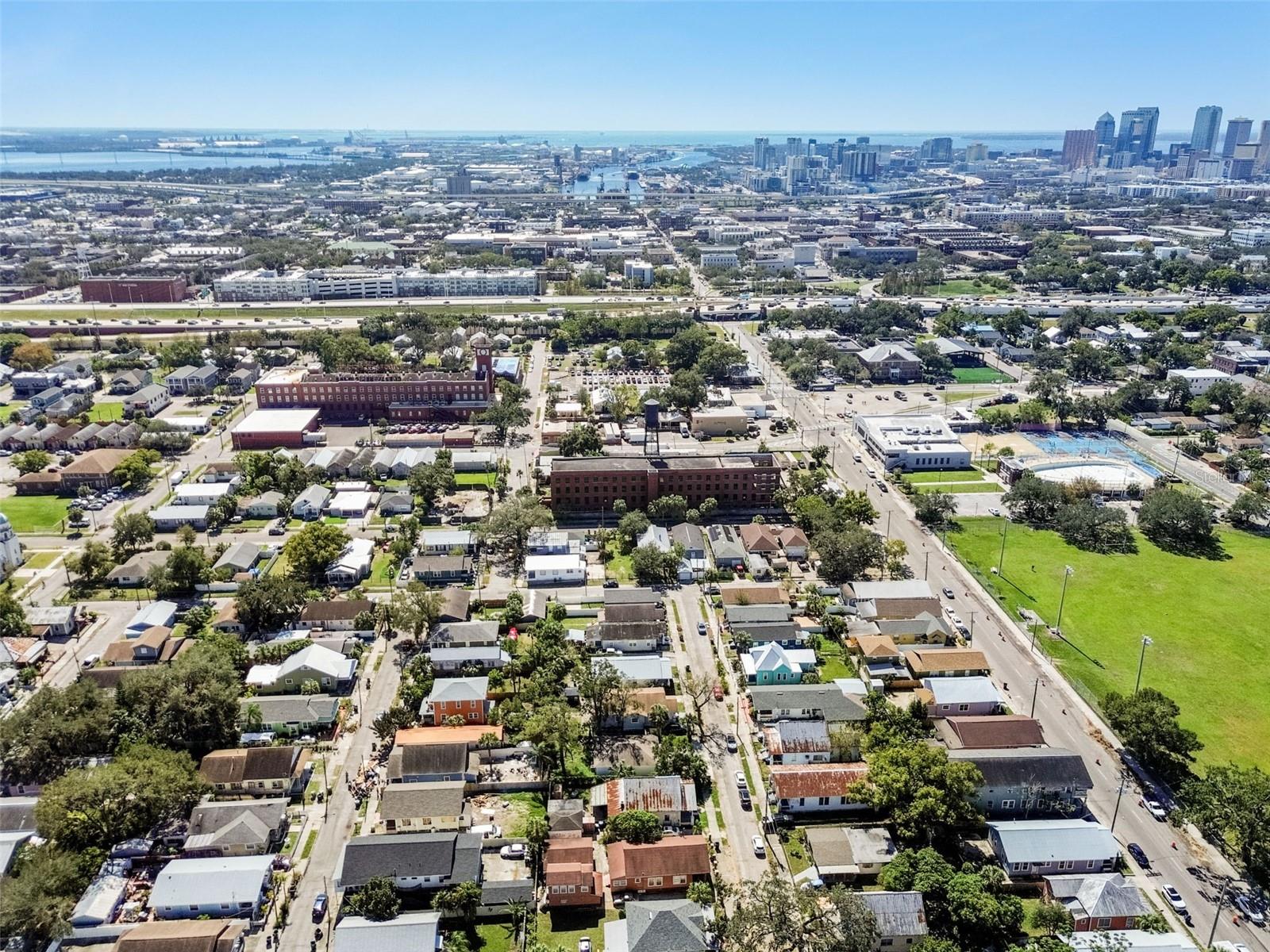 Listing photo id 38 for 2921 Sanchez Street