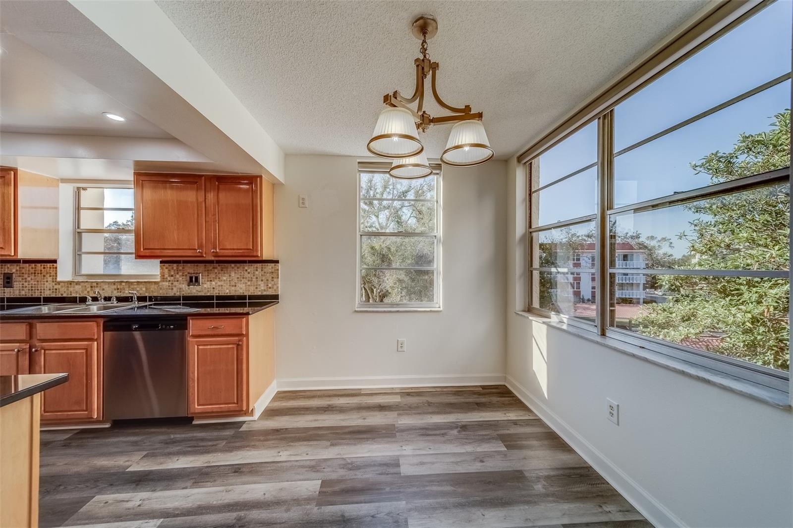 Image 3 of 52 For 2699 Seville Boulevard 303