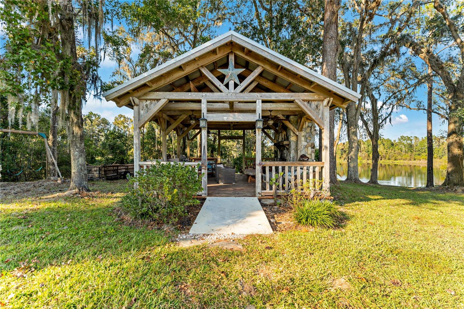 Image 82 of 99 For 6039 Lake Meadows Drive