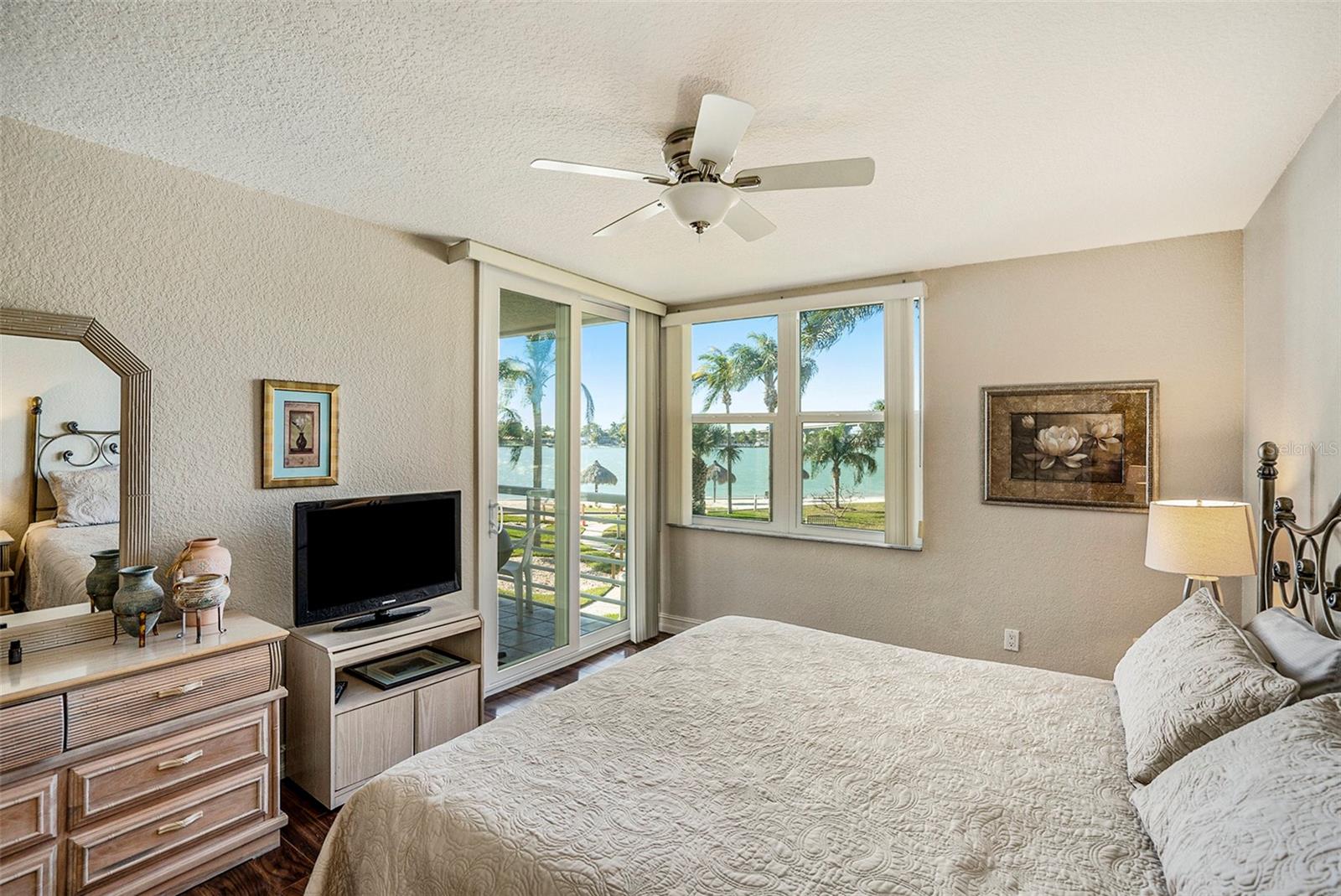 Image 21 of 44 For 6061 Bahia Del Mar Circle 241