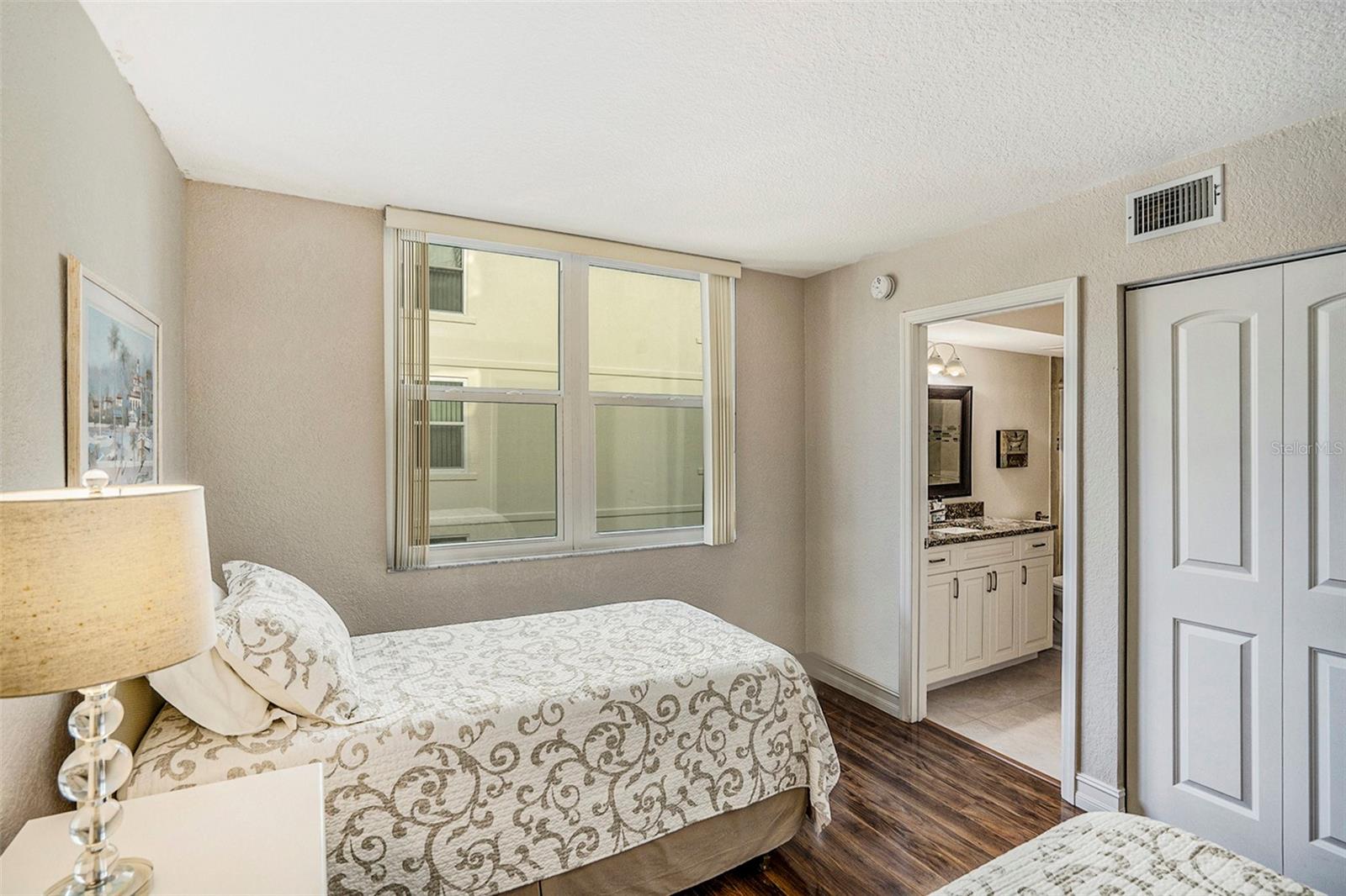Image 25 of 44 For 6061 Bahia Del Mar Circle 241