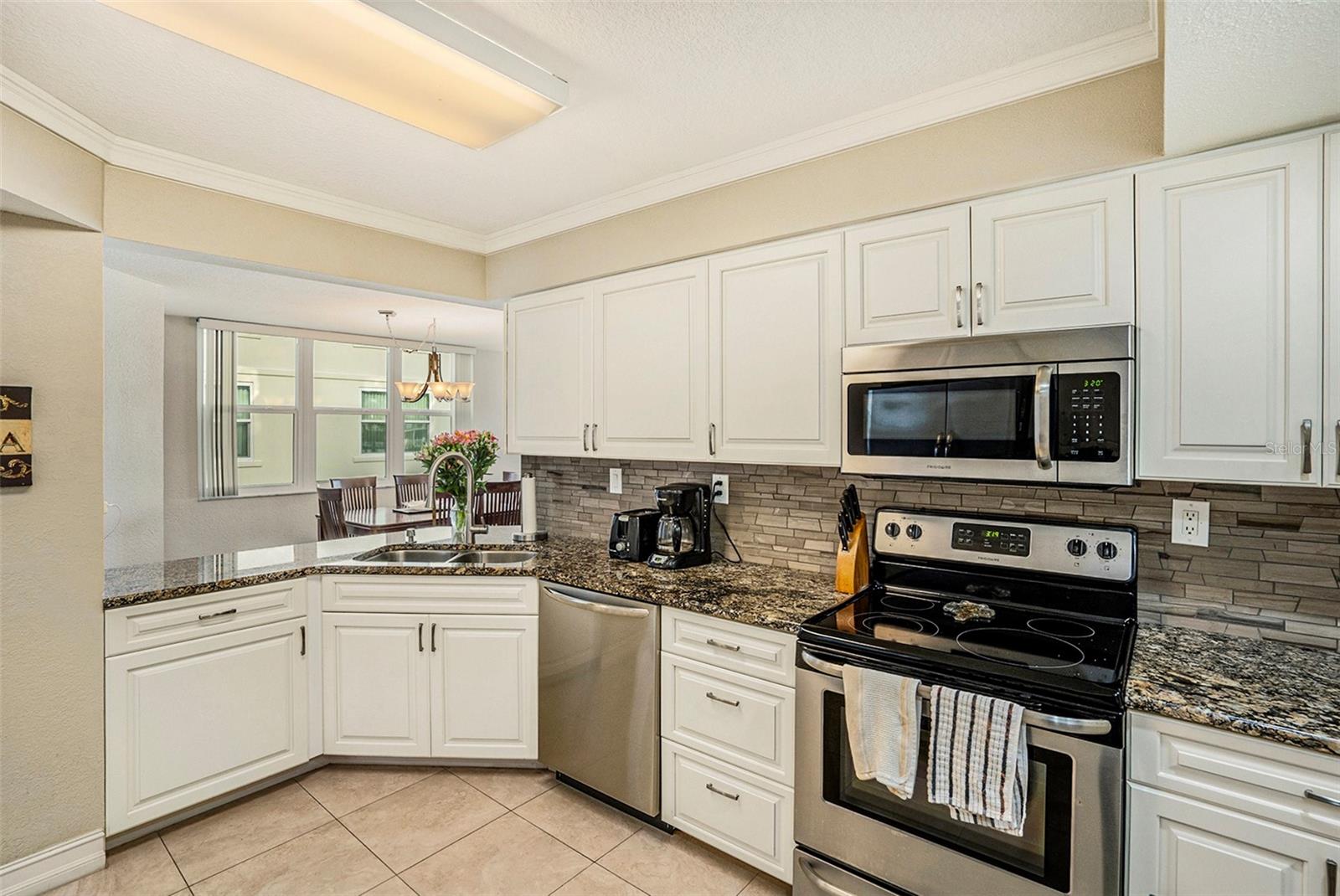 Image 9 of 44 For 6061 Bahia Del Mar Circle 241