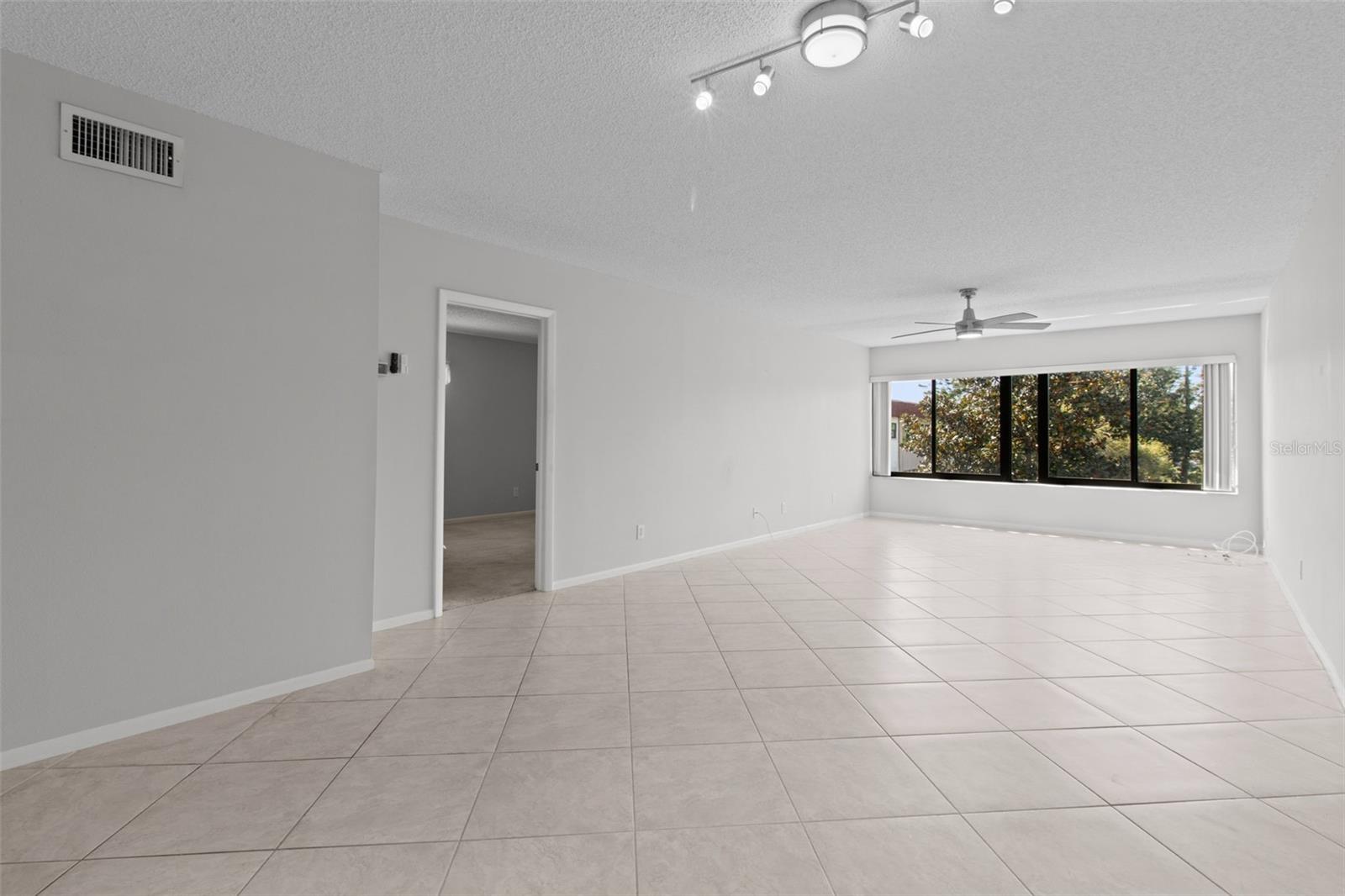 Image 13 of 38 For 1750 Belleair Forest Drive B5