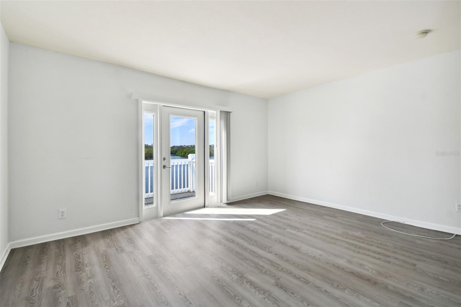 Image 30 of 75 For 3825 Pompano Drive Se