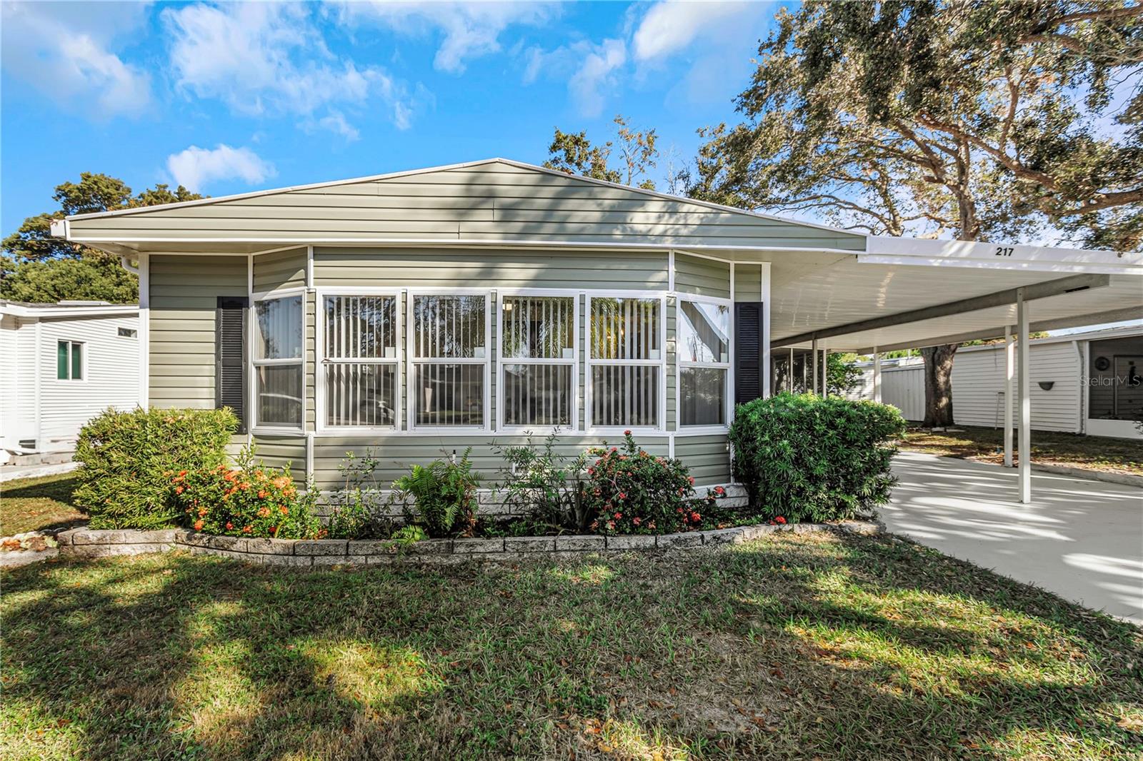 Image 14 of 69 For 217 Lake Tarpon Drive 24