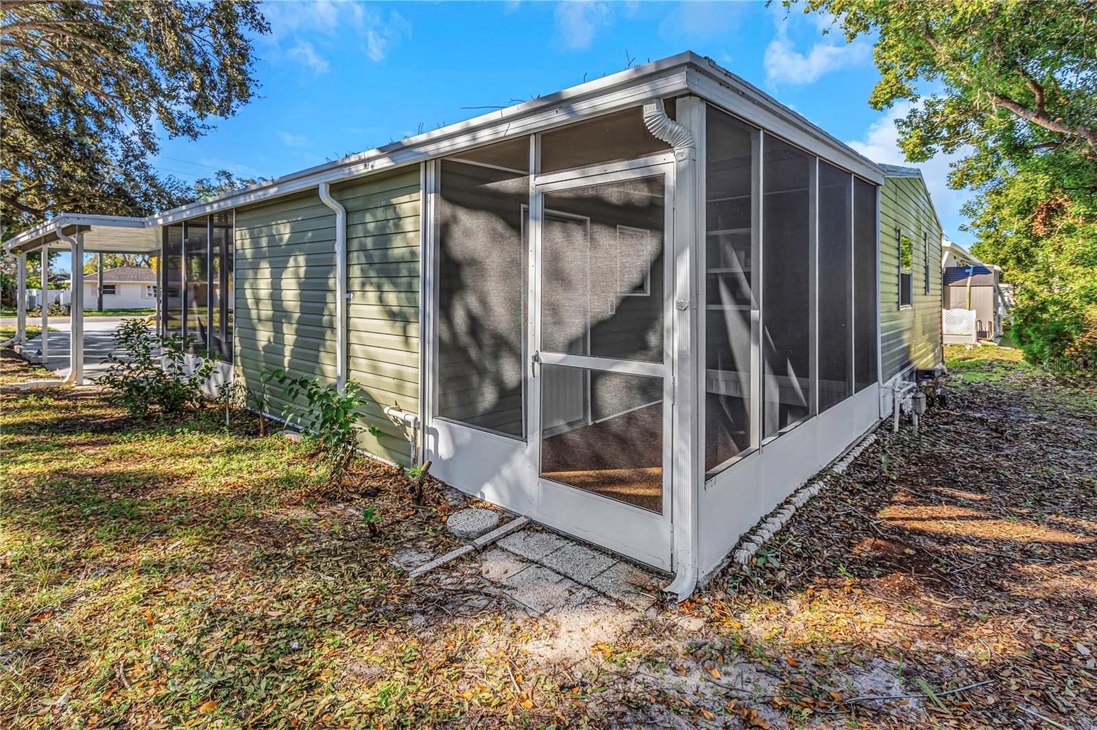 Image 65 of 69 For 217 Lake Tarpon Drive 24