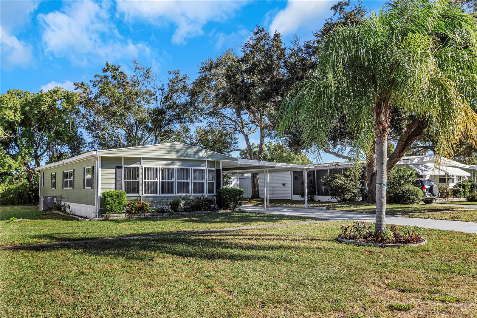 Image 9 of 69 For 217 Lake Tarpon Drive 24