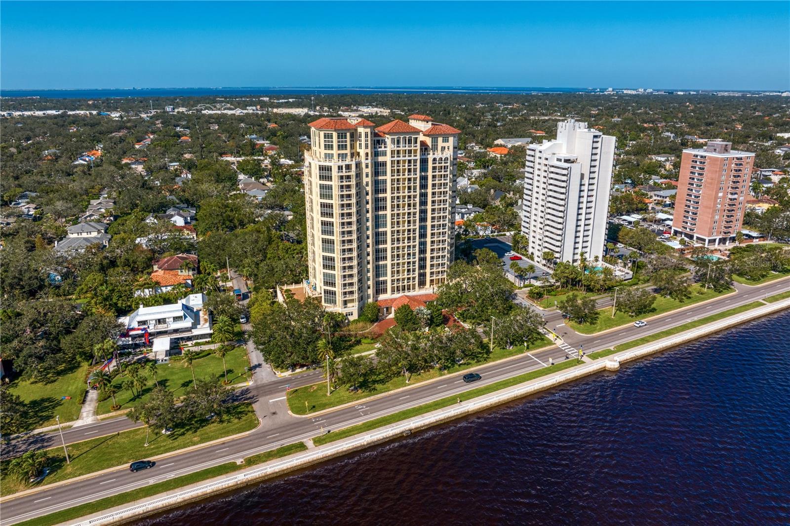 Listing photo id 55 for 4201 Bayshore Boulevard 2101