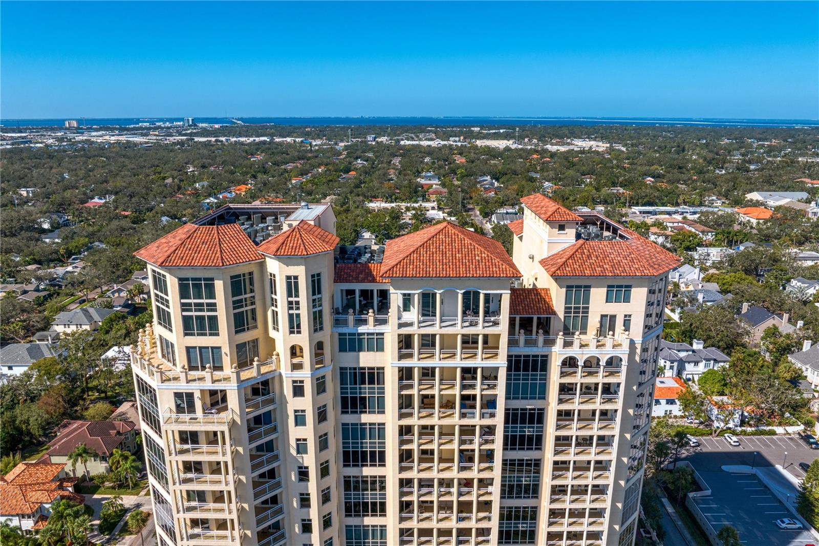 Listing photo id 58 for 4201 Bayshore Boulevard 2101