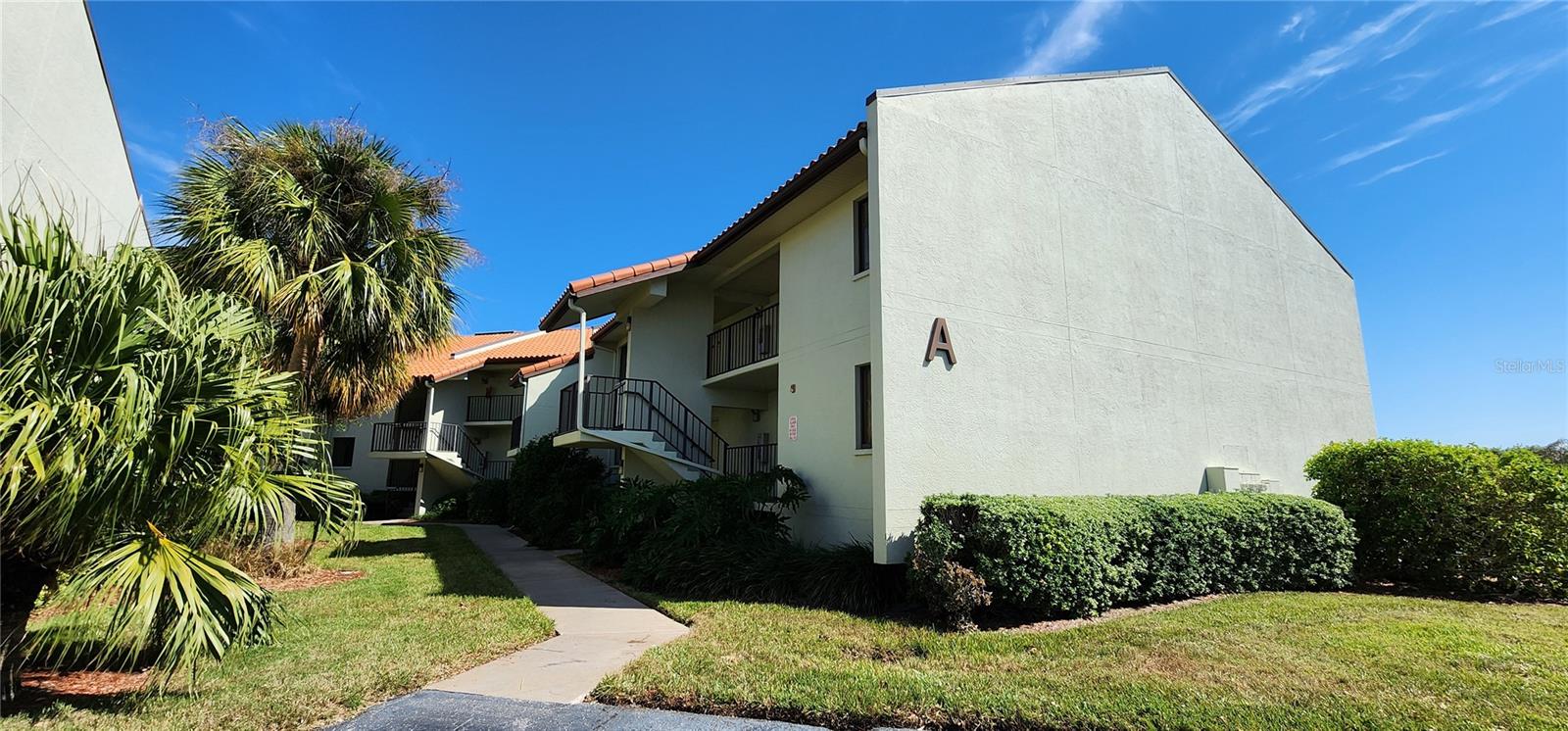 Listing photo id 0 for 1515 Pinellas Bayway S 9