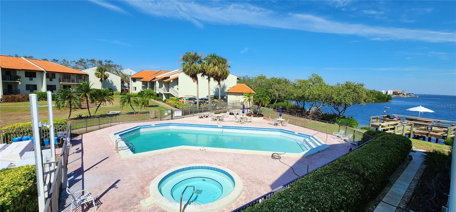 Listing photo id 19 for 1515 Pinellas Bayway S 9