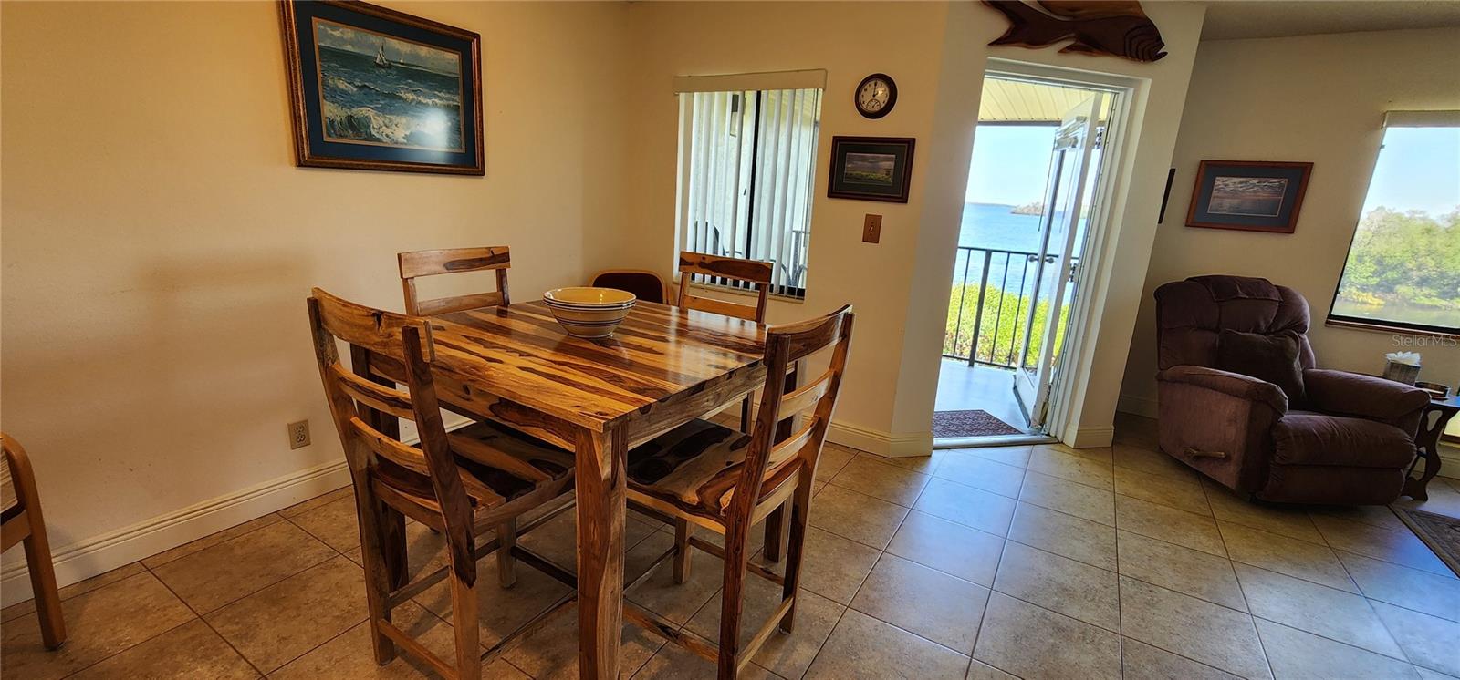 Listing photo id 5 for 1515 Pinellas Bayway S 9