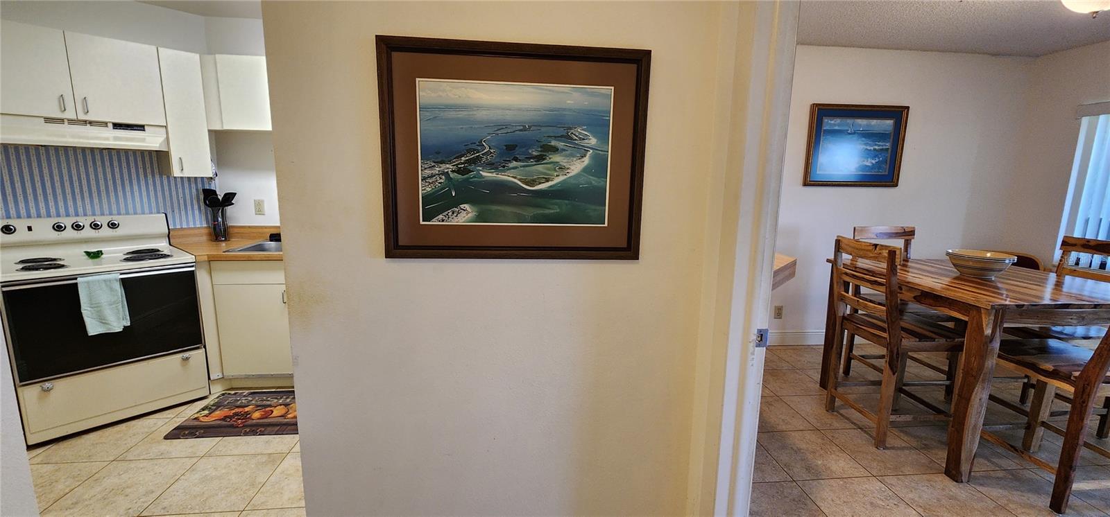 Listing photo id 6 for 1515 Pinellas Bayway S 9