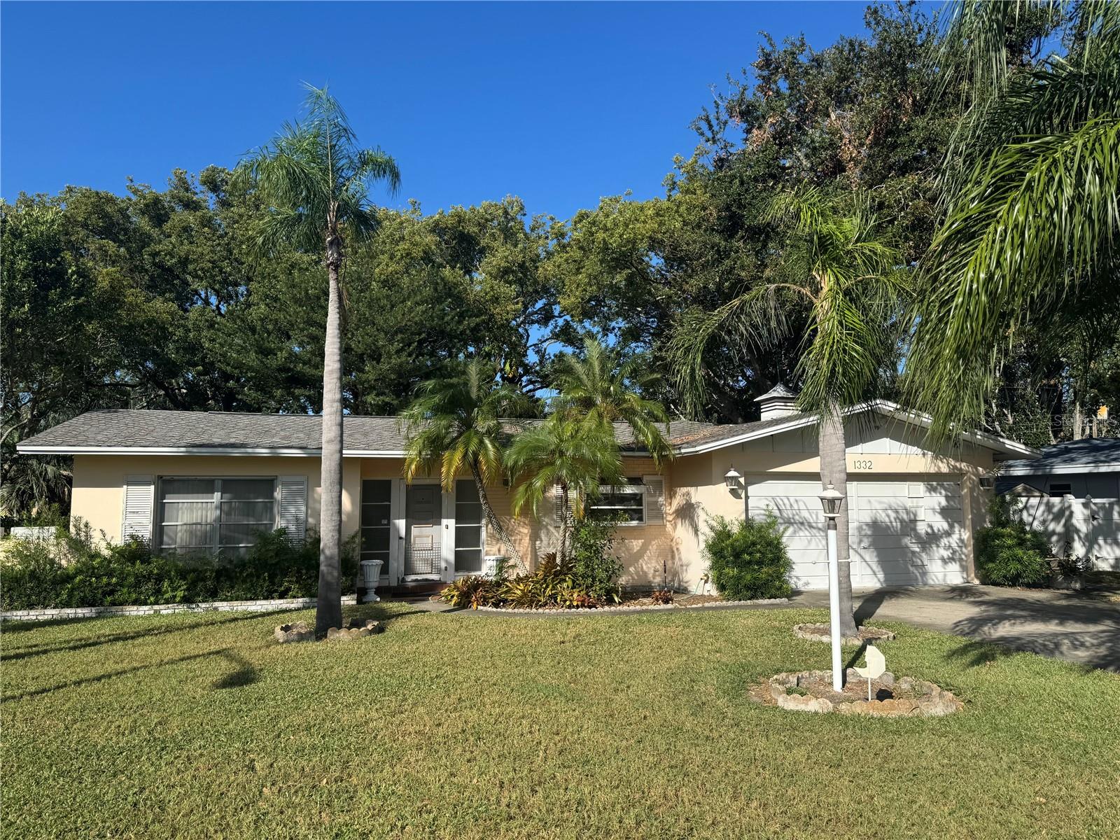 Listing Details for 1332 Marjohn Avenue, CLEARWATER, FL 33756