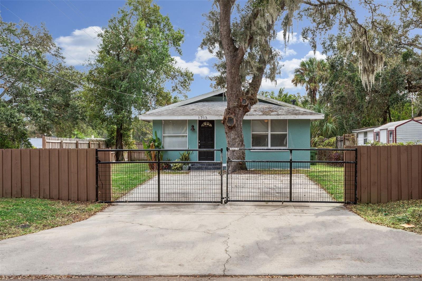 Details for 1713 Chelsea Street, TAMPA, FL 33610