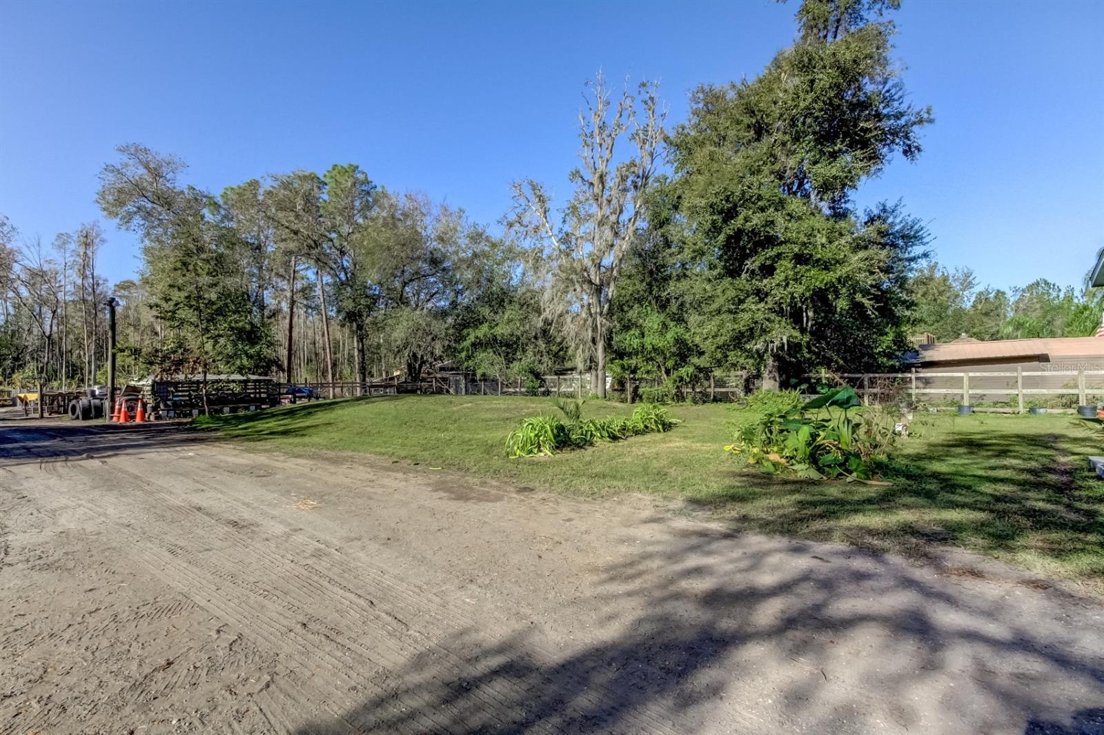 Image 41 of 79 For 2620 Forestland Drive