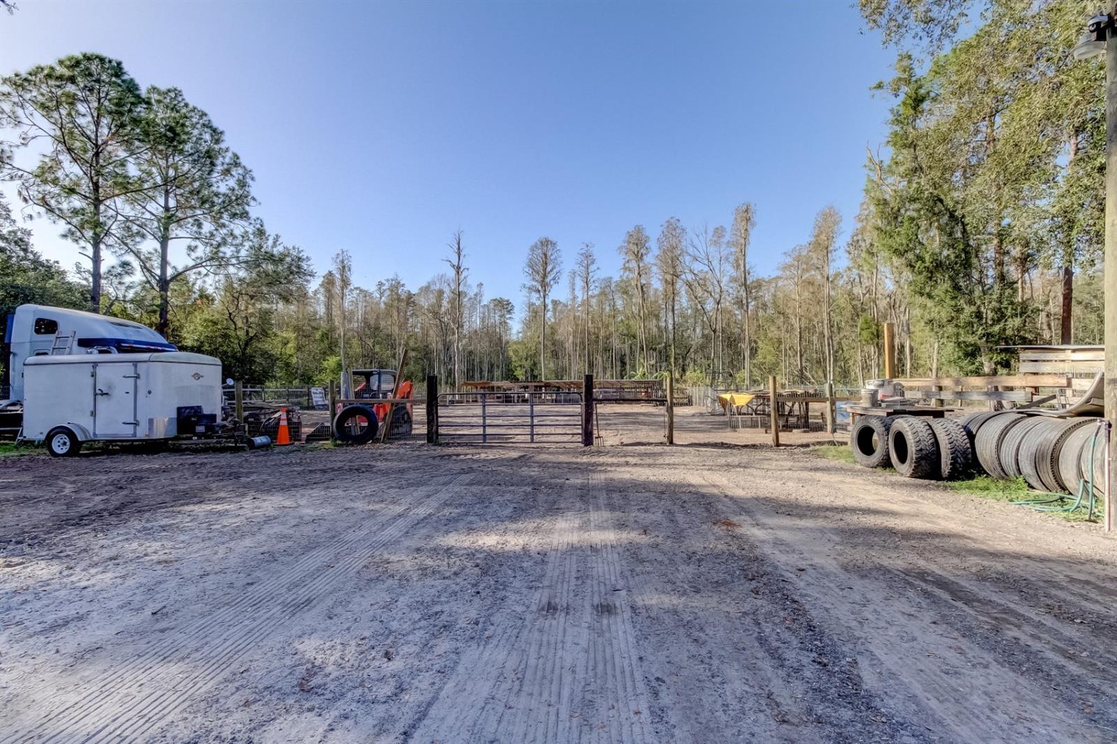 Image 46 of 79 For 2620 Forestland Drive