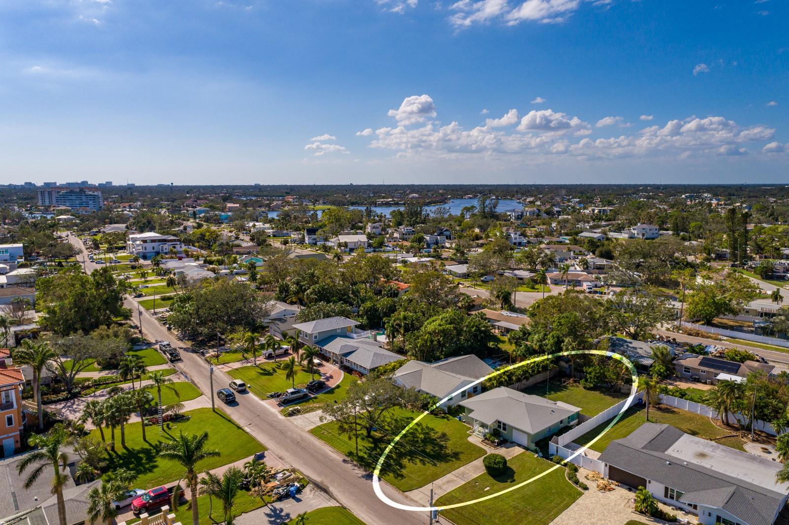 Image 8 of 15 For 3738 Bayshore Boulevard Ne