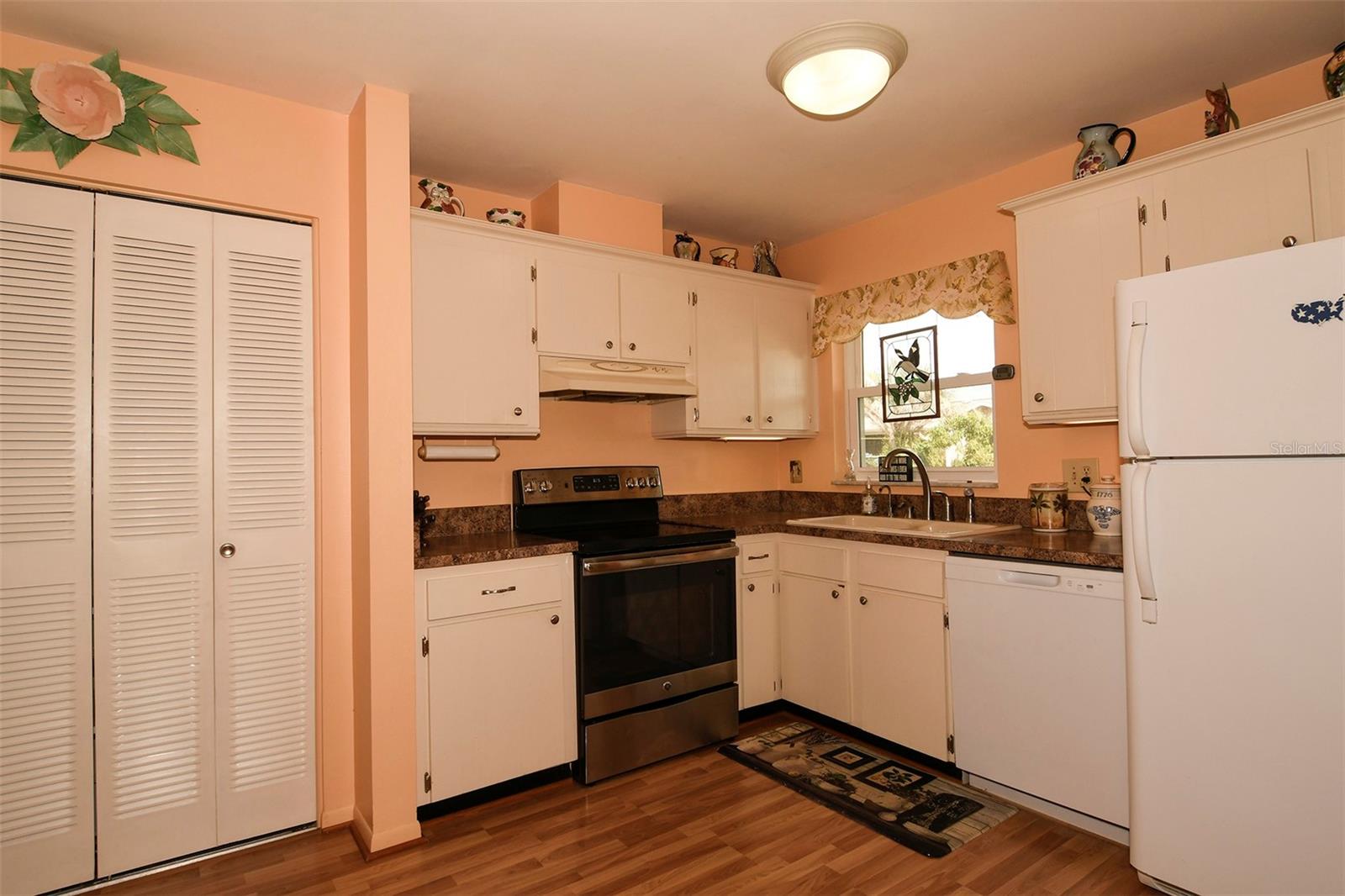 Image 11 of 30 For 1529 Allegheny Drive