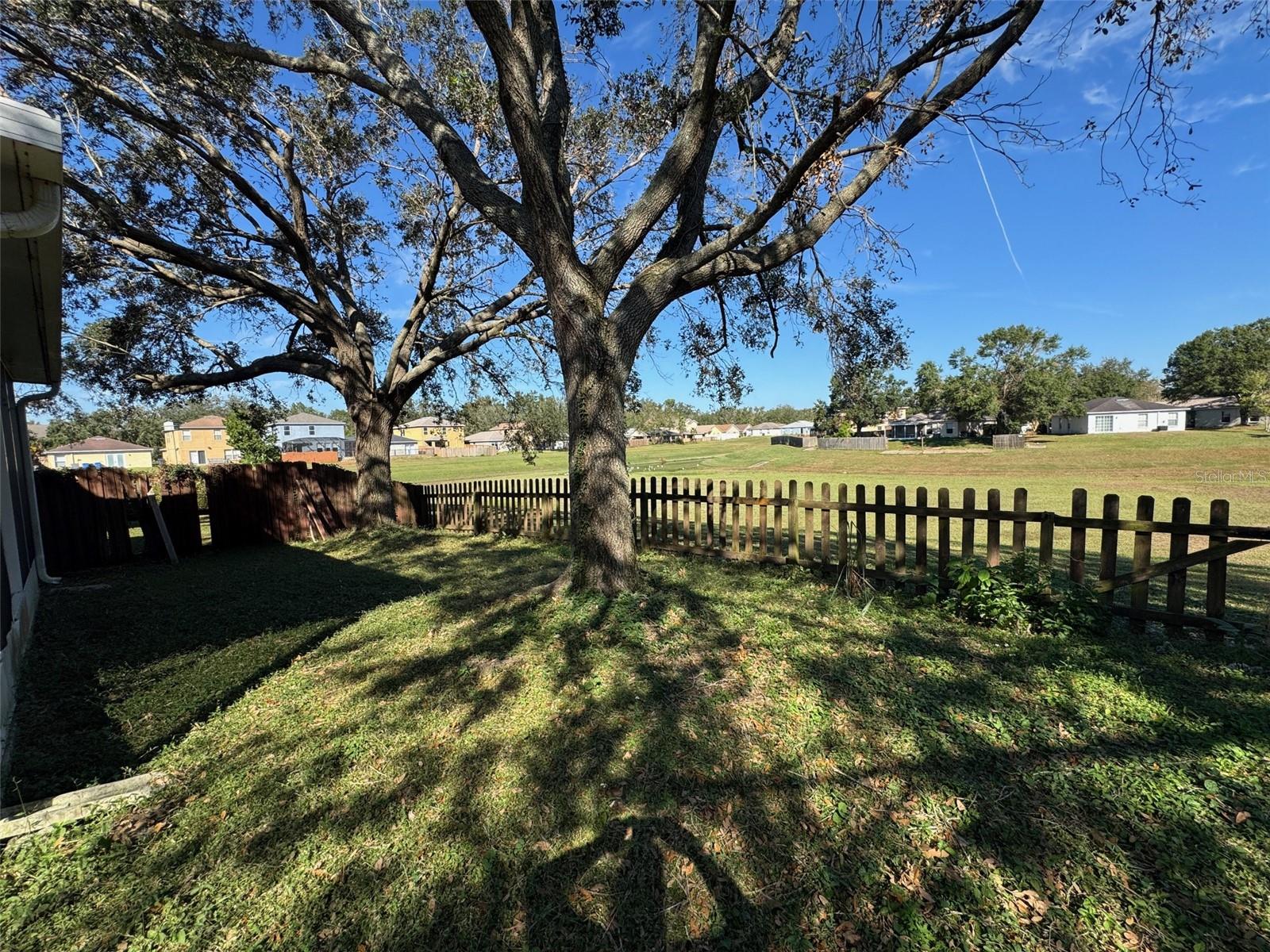 Image 18 of 20 For 11818 Mango Cross Court