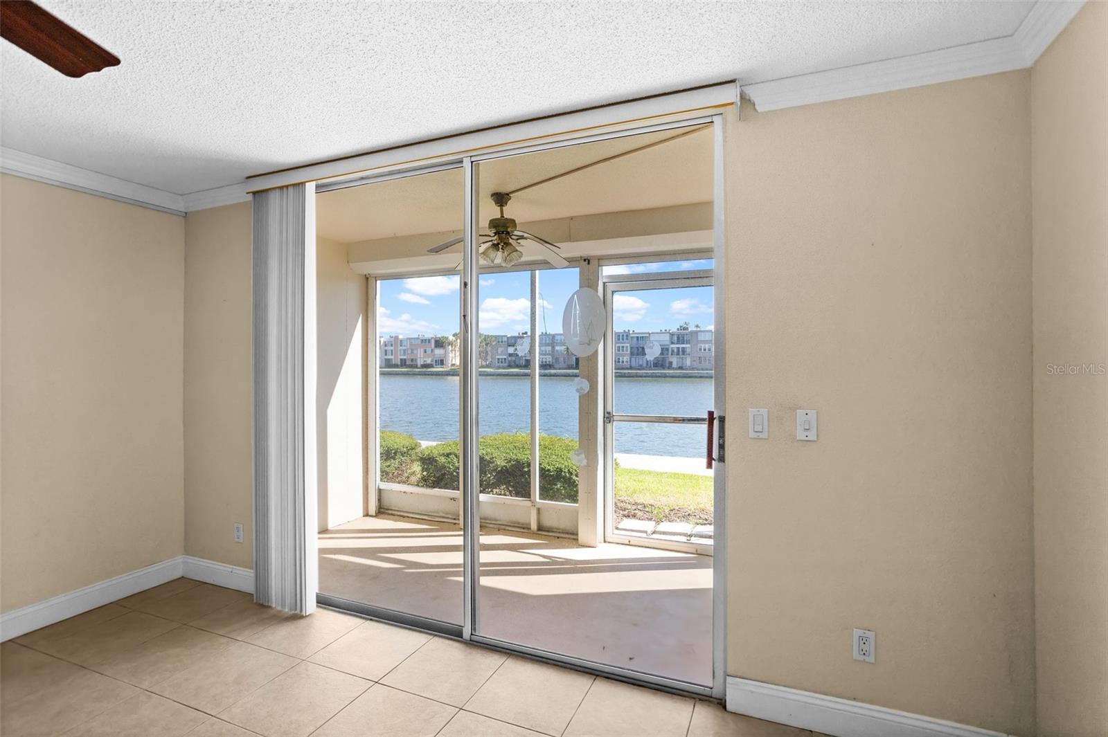 Image 12 of 35 For 7625 Sun Island Drive S 101