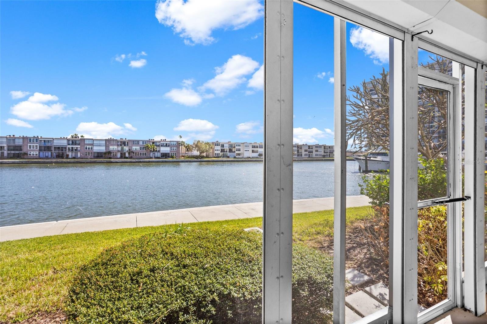 Image 2 of 35 For 7625 Sun Island Drive S 101
