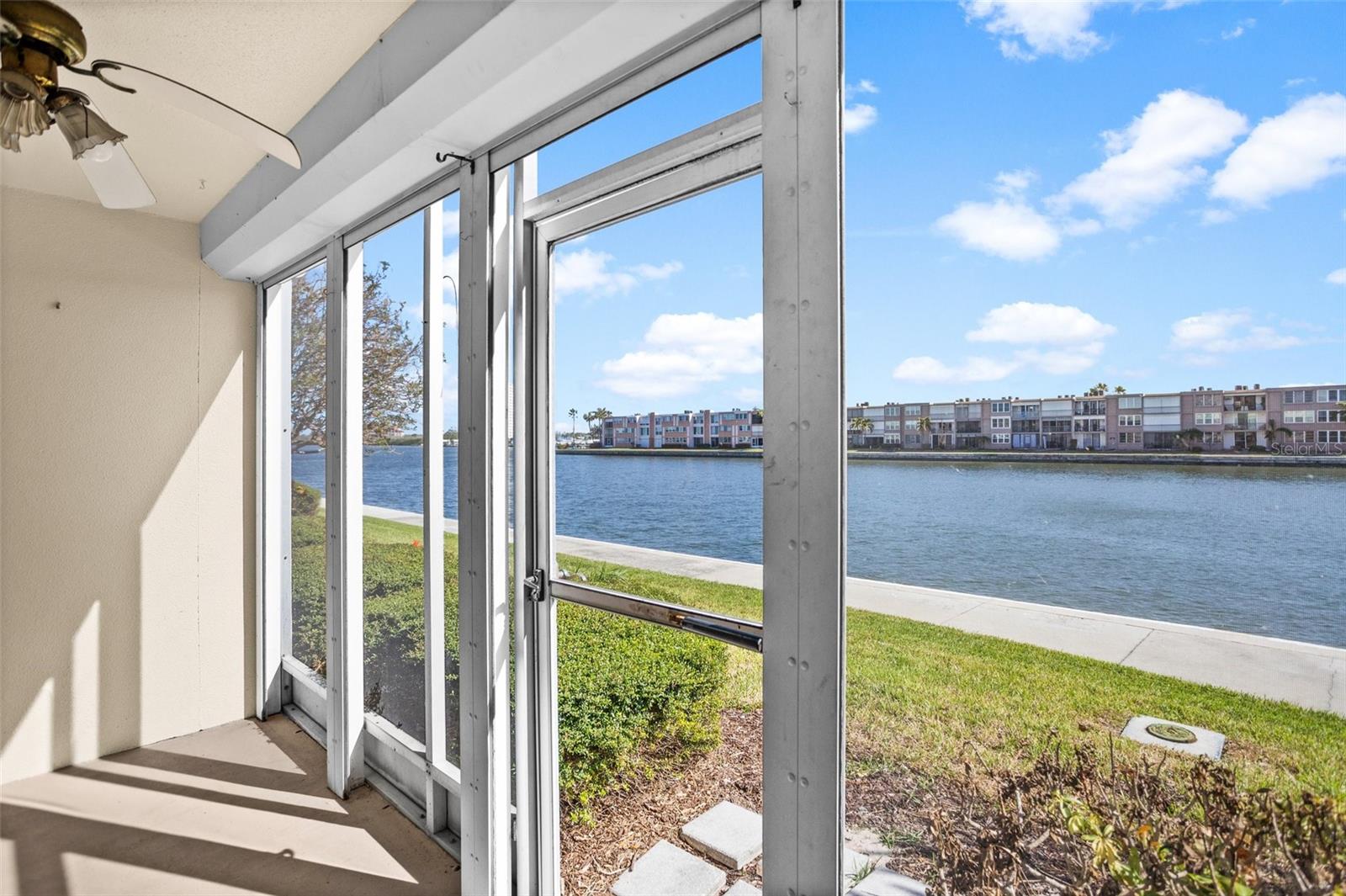 Image 3 of 35 For 7625 Sun Island Drive S 101
