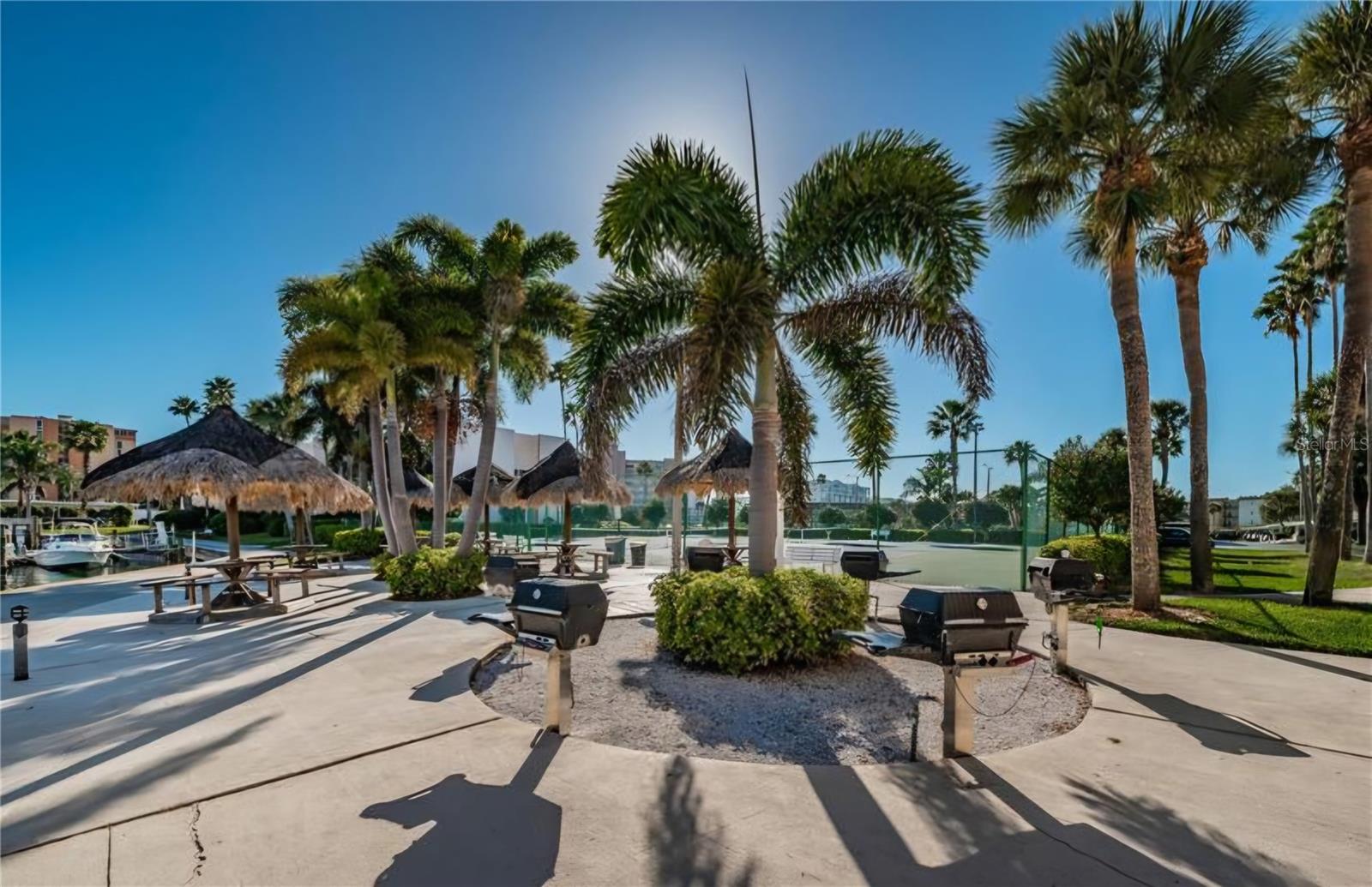 Image 4 of 35 For 7625 Sun Island Drive S 101