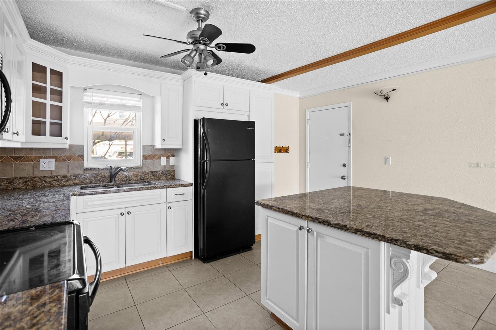 Image 7 of 35 For 7625 Sun Island Drive S 101