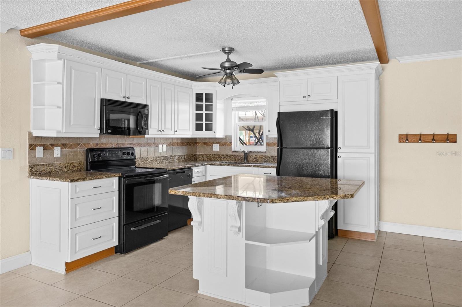 Image 8 of 35 For 7625 Sun Island Drive S 101
