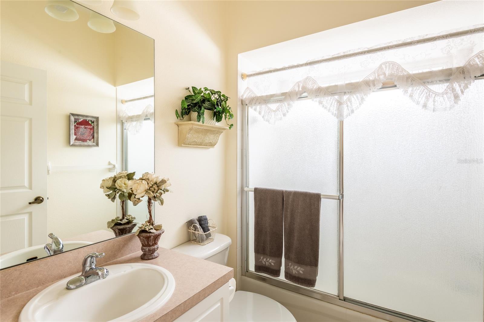 Image 18 of 28 For 24617 Laurel Ridge Drive