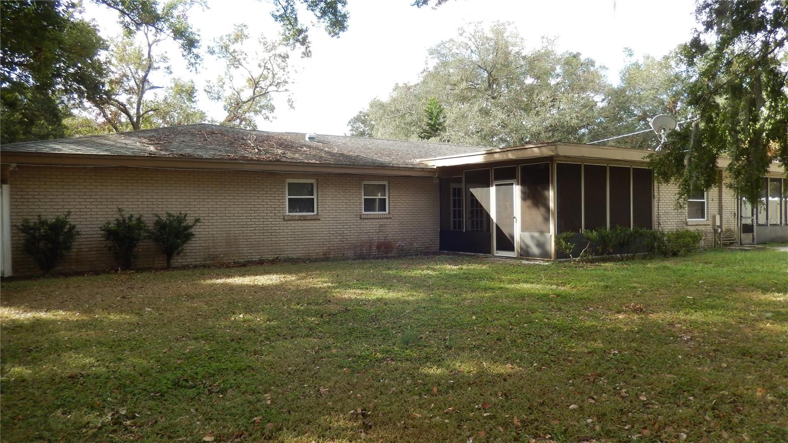 Listing photo id 15 for 3706 Joe Sanchez Road