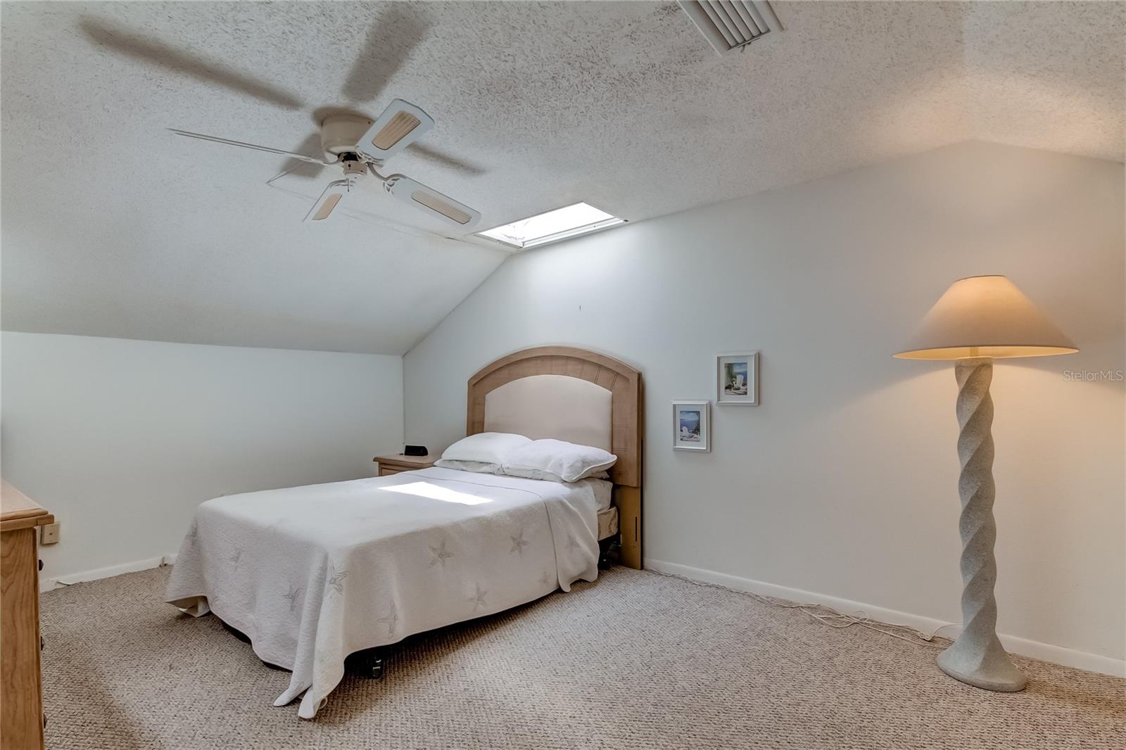 Listing photo id 21 for 17960 Gulf Boulevard 212