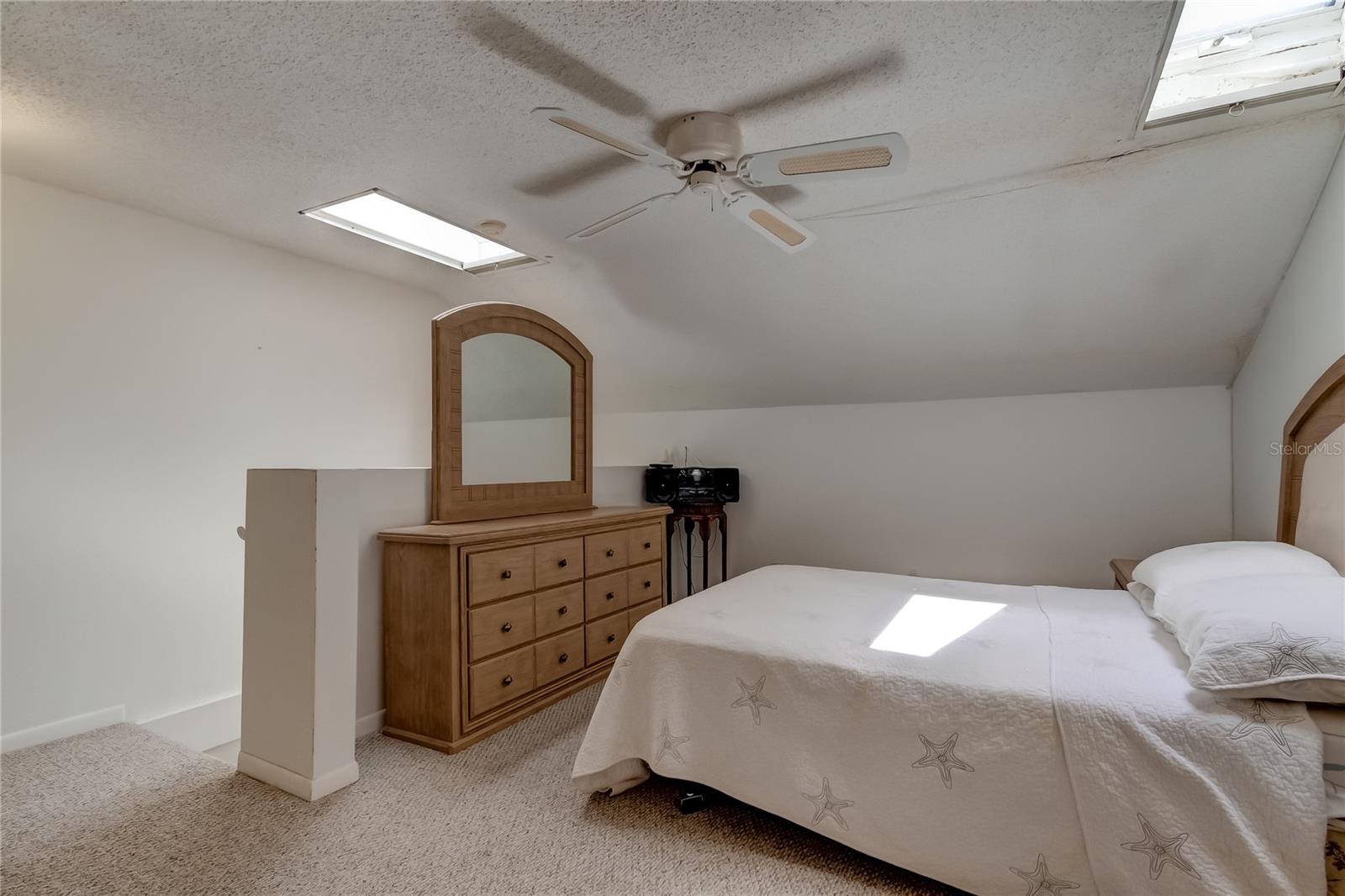 Listing photo id 23 for 17960 Gulf Boulevard 212