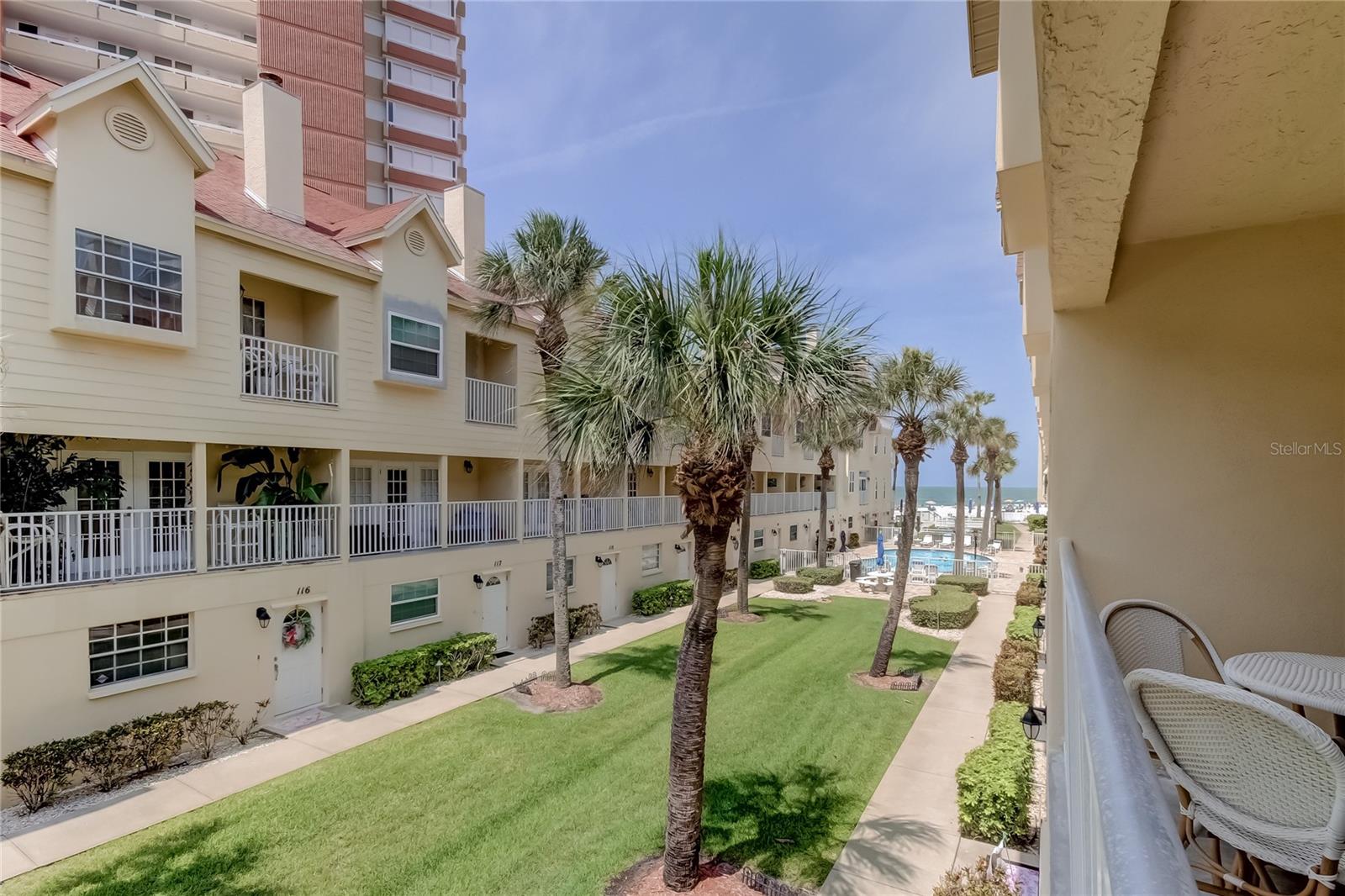 Listing photo id 28 for 17960 Gulf Boulevard 212