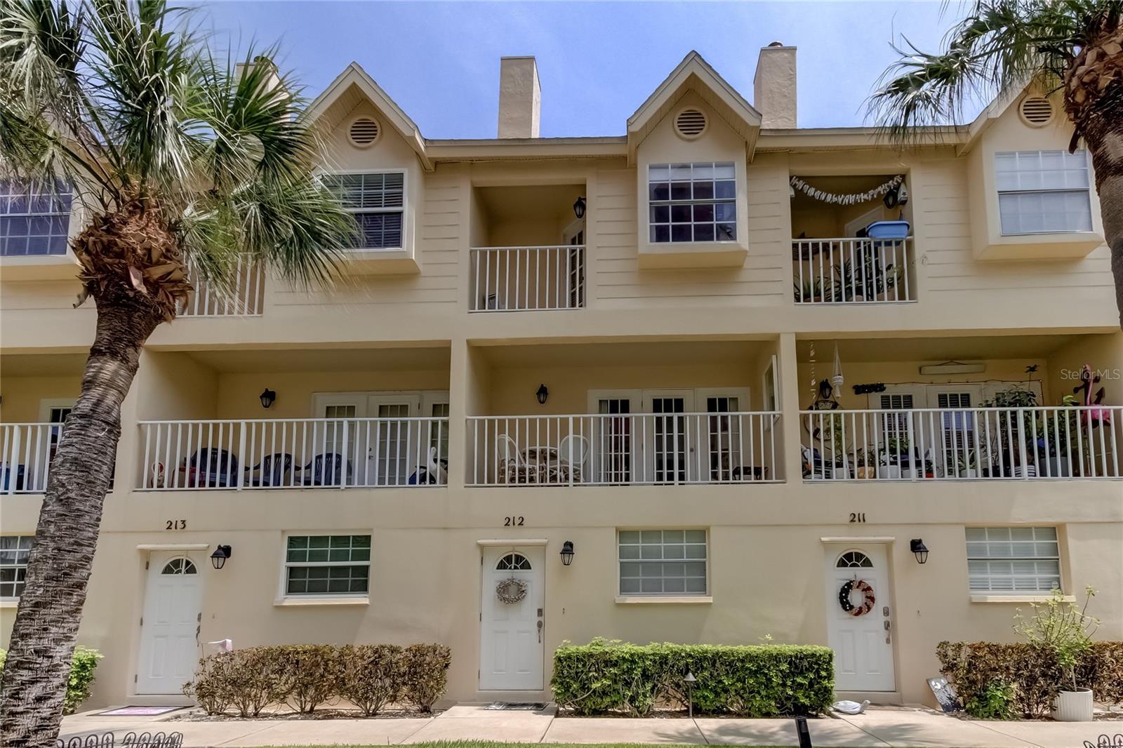 Listing photo id 29 for 17960 Gulf Boulevard 212