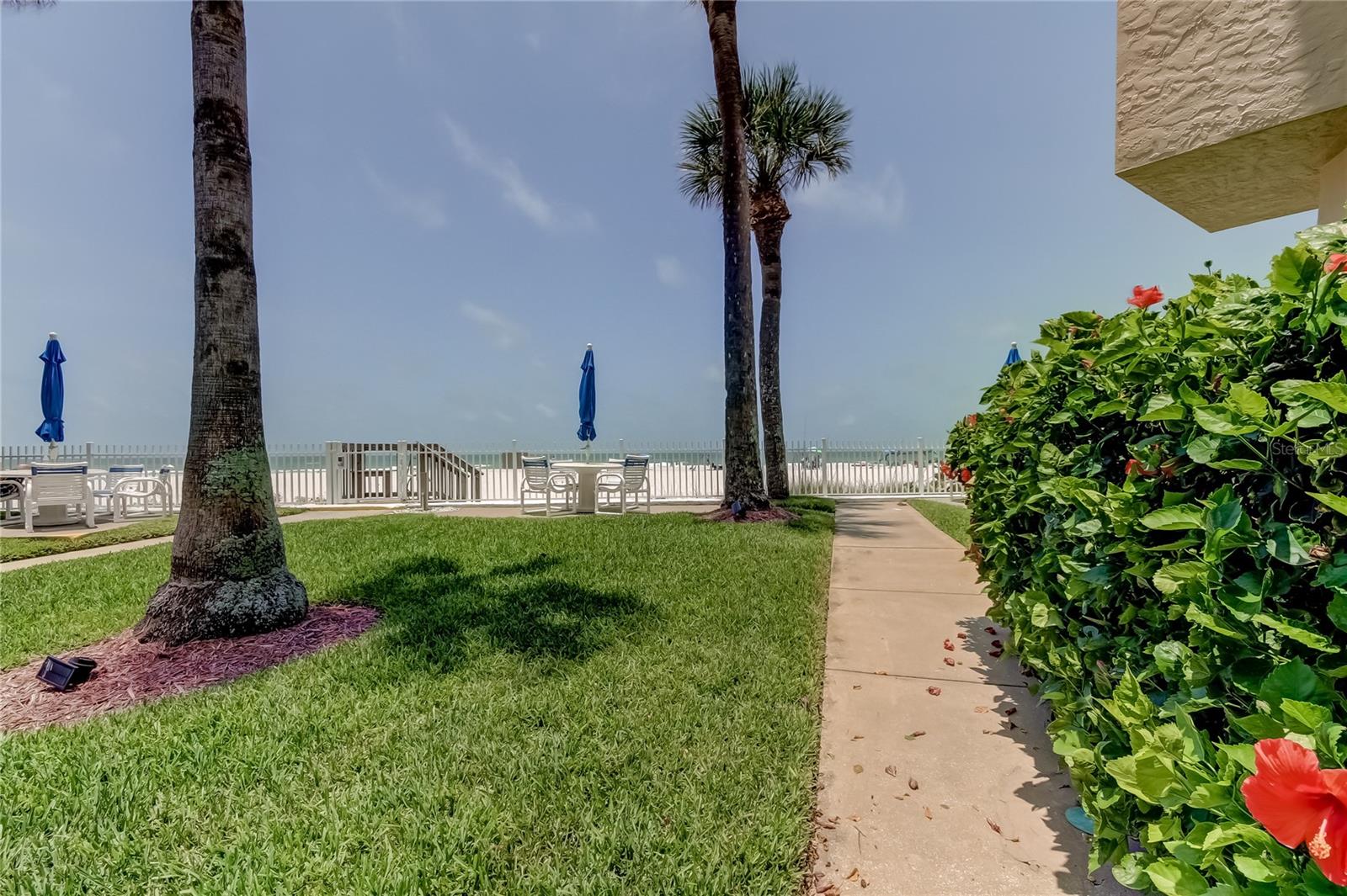 Listing photo id 36 for 17960 Gulf Boulevard 212