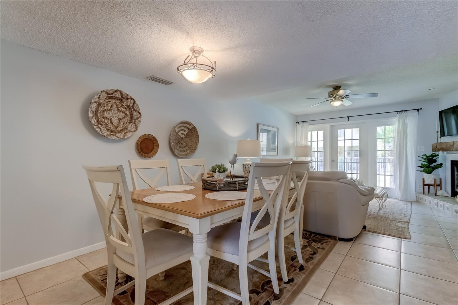 Listing photo id 2 for 17960 Gulf Boulevard 212