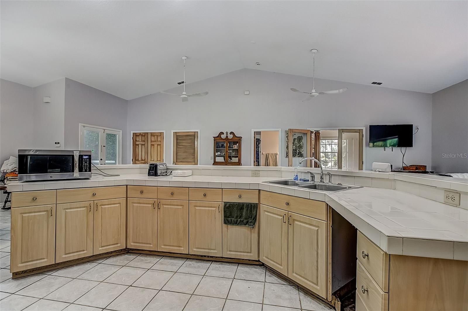 Listing photo id 12 for 6650 Horton Road