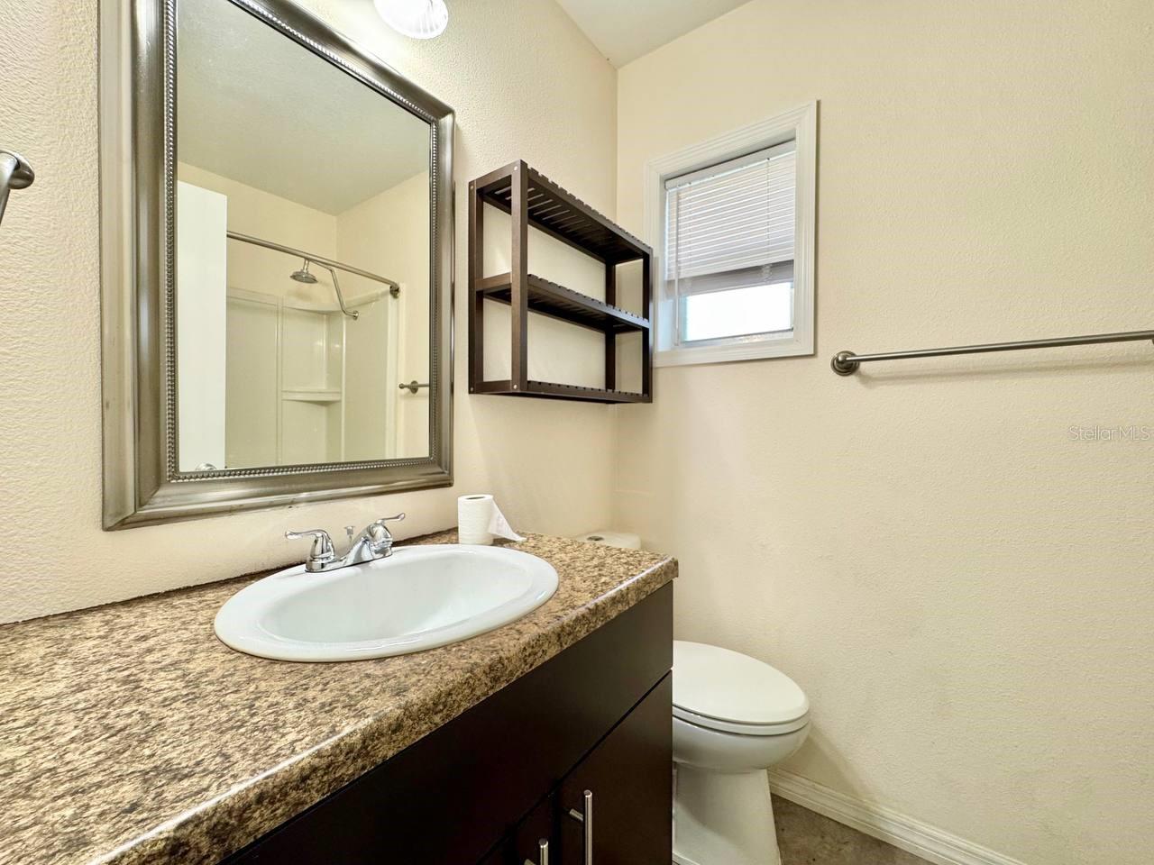 Listing photo id 6 for 4013 Munro Street B