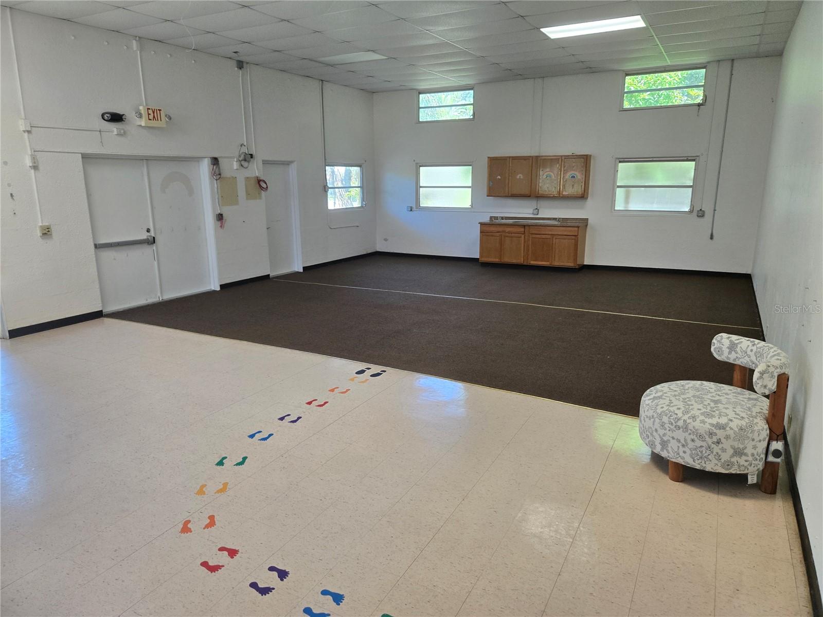 Listing photo id 23 for 2624 54th Street S