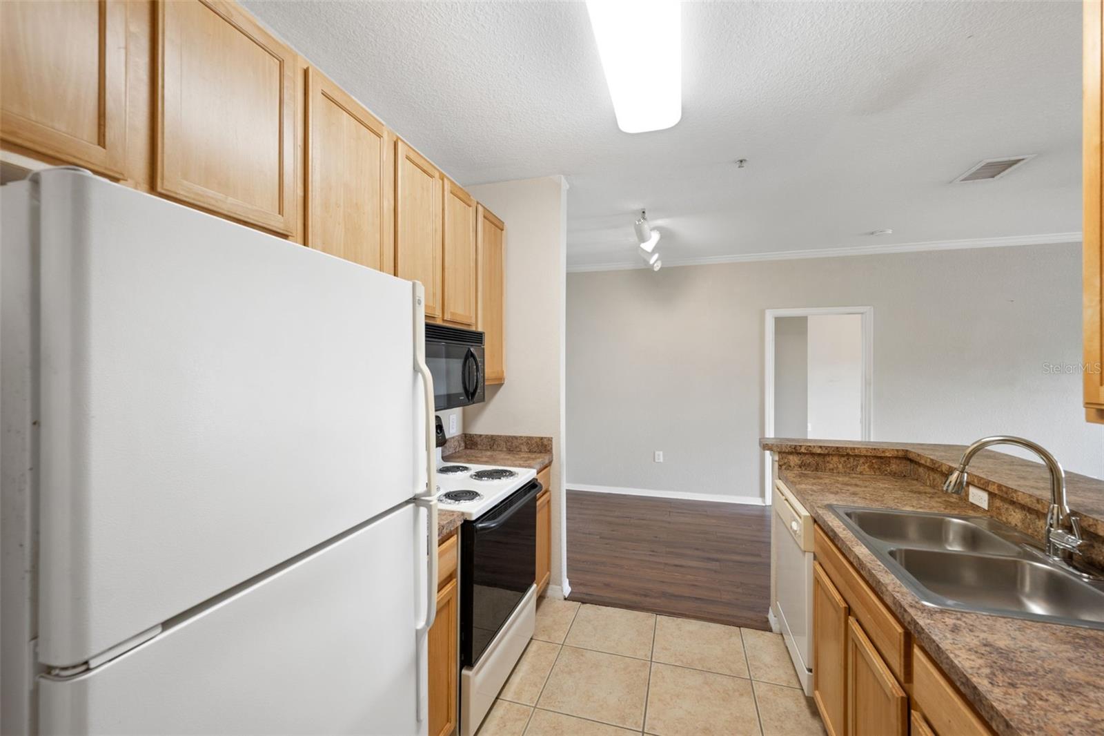 Image 10 of 44 For 10209 Courtney Palms Boulevard 204