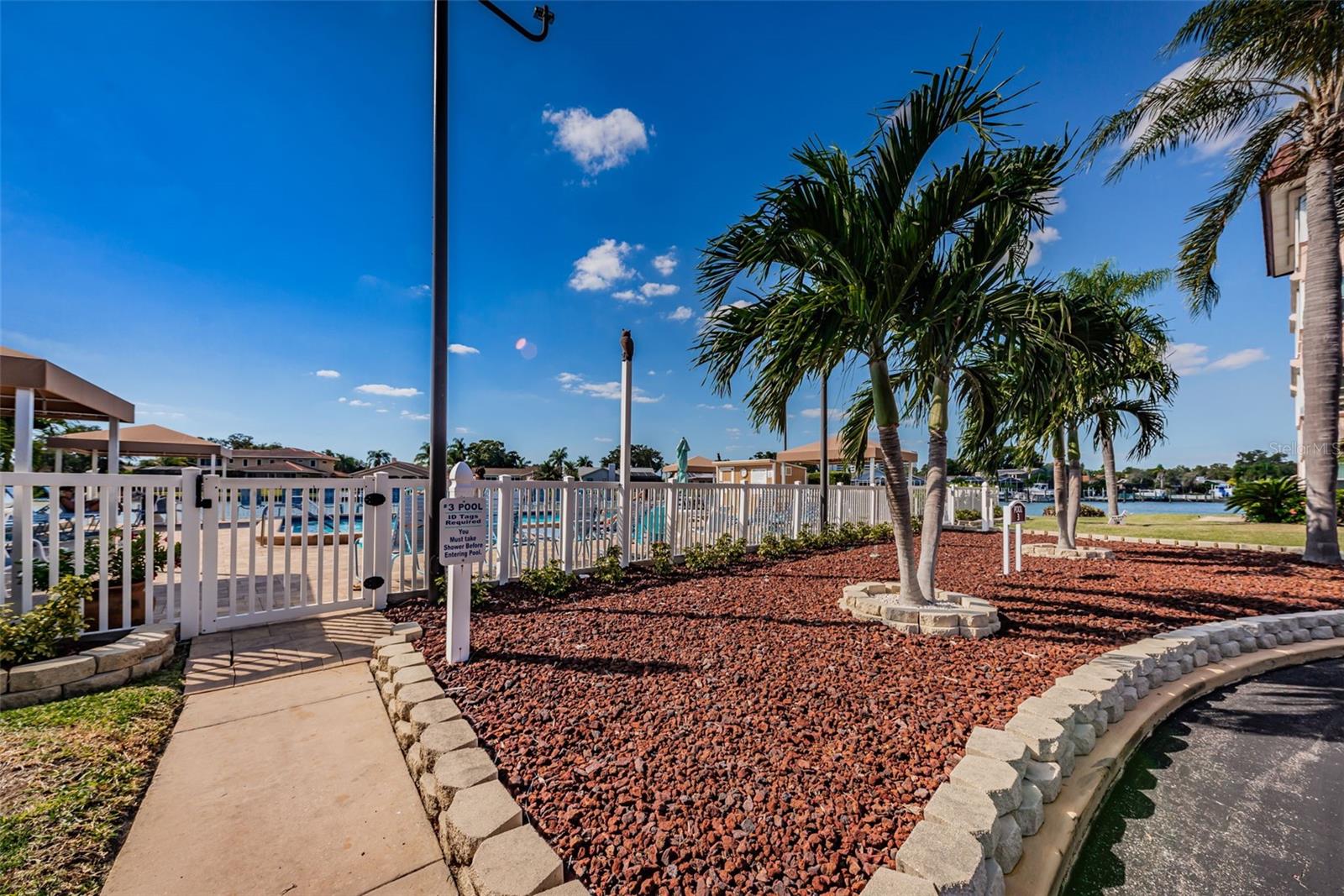 Listing photo id 96 for 3018 59th Street S 209