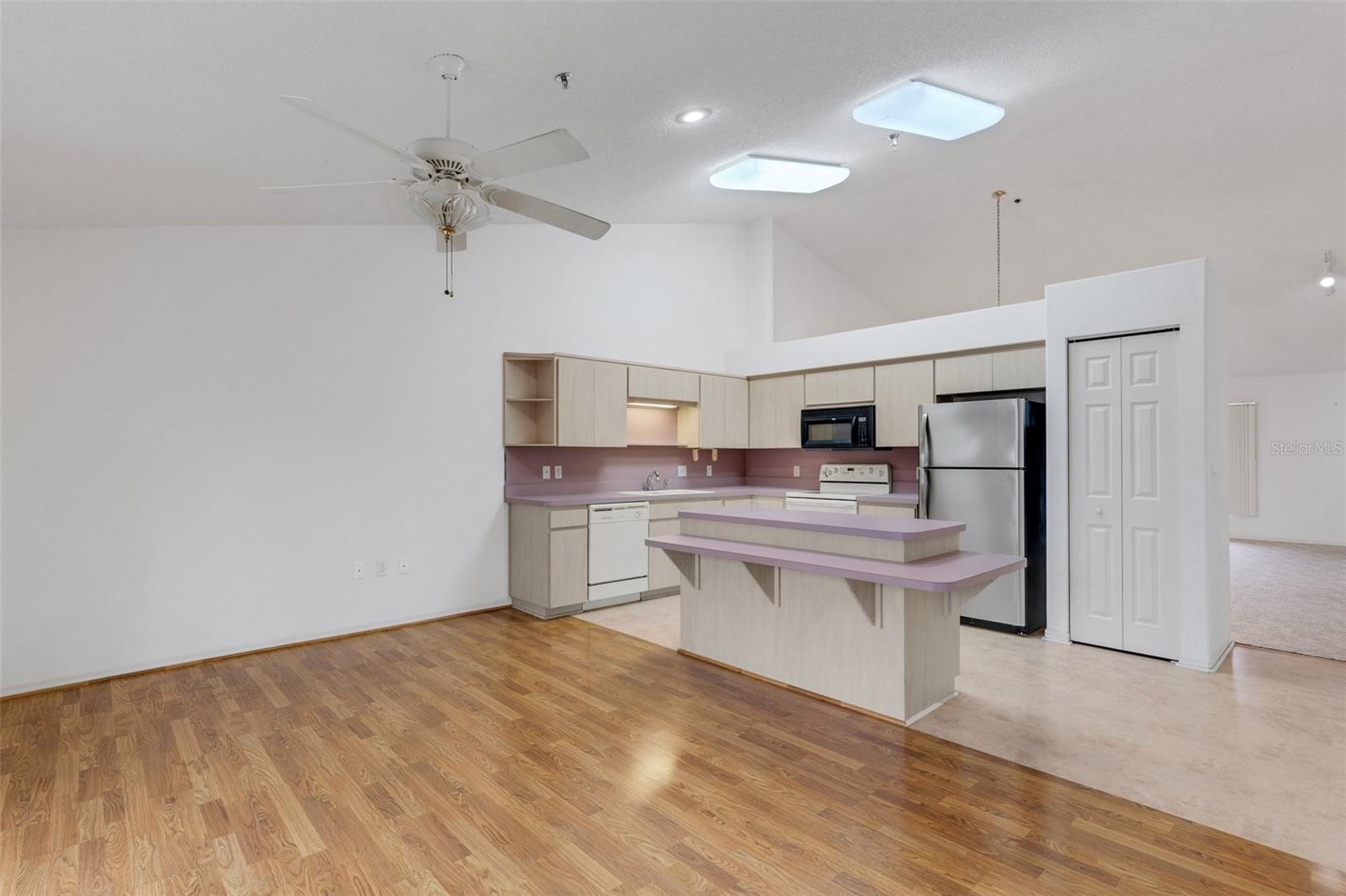 Image 11 of 55 For 2019 Utopian Drive W 314