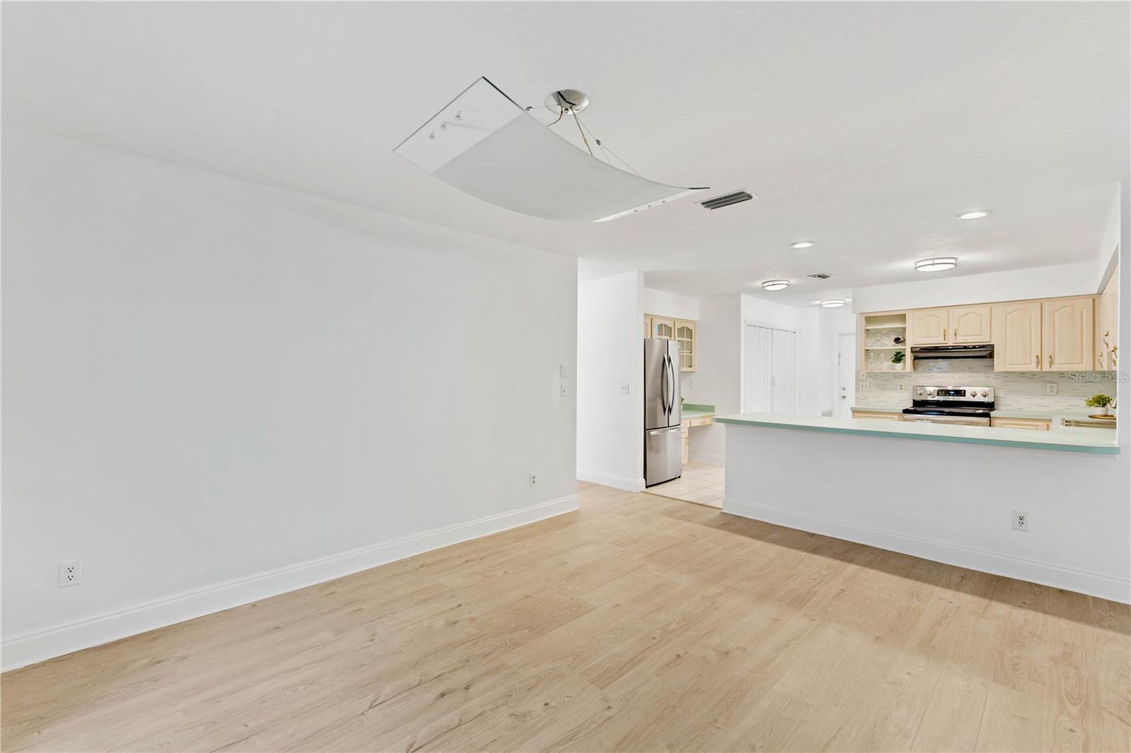 Image 11 of 81 For 5344 Lowell Avenue