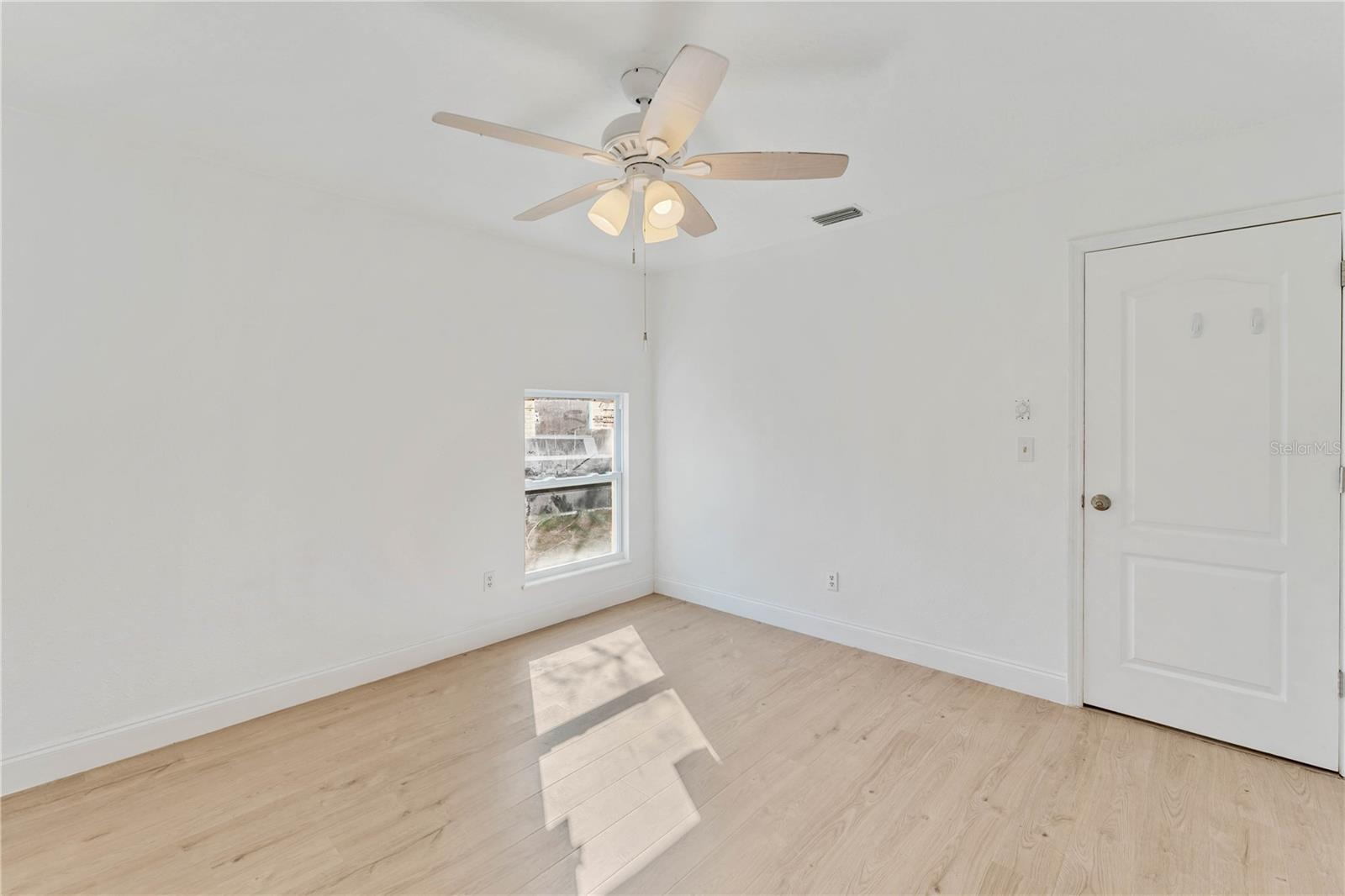 Image 34 of 81 For 5344 Lowell Avenue