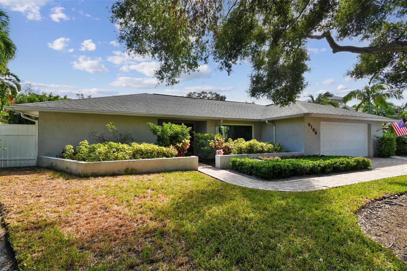 Listing photo id 2 for 5104 San Jose Street