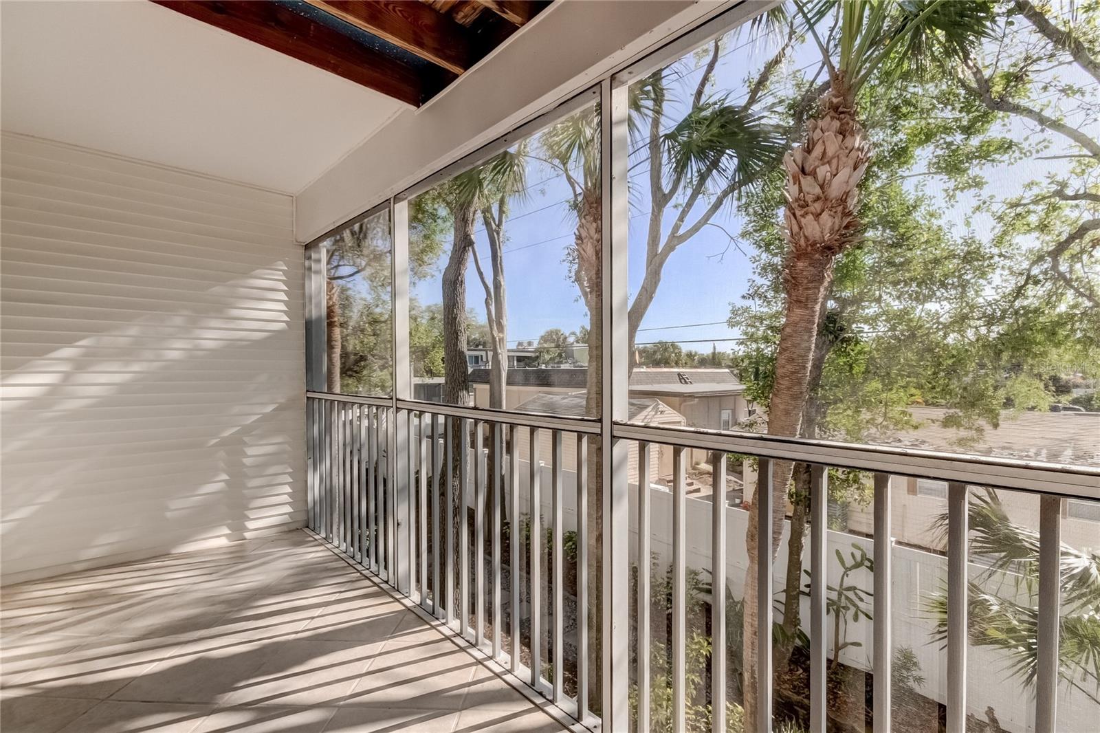 Listing photo id 23 for 9732 Indian Key Trail 113