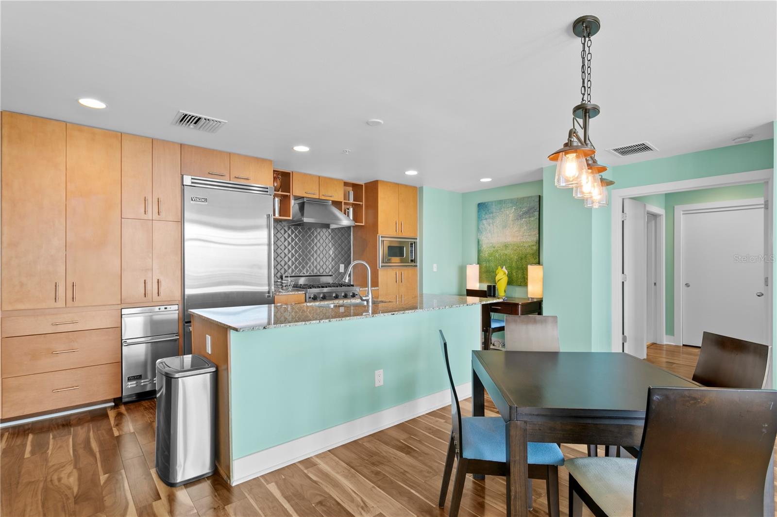 Listing photo id 11 for 1120 Kennedy Boulevard 1210