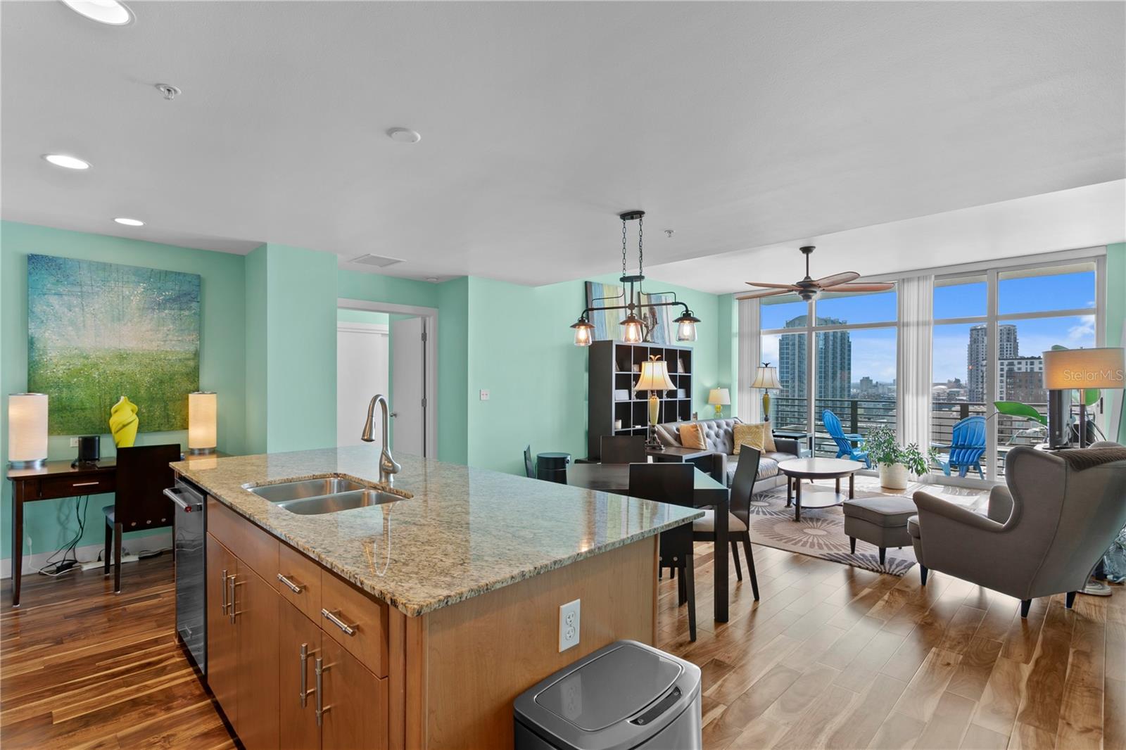 Listing photo id 17 for 1120 Kennedy Boulevard 1210